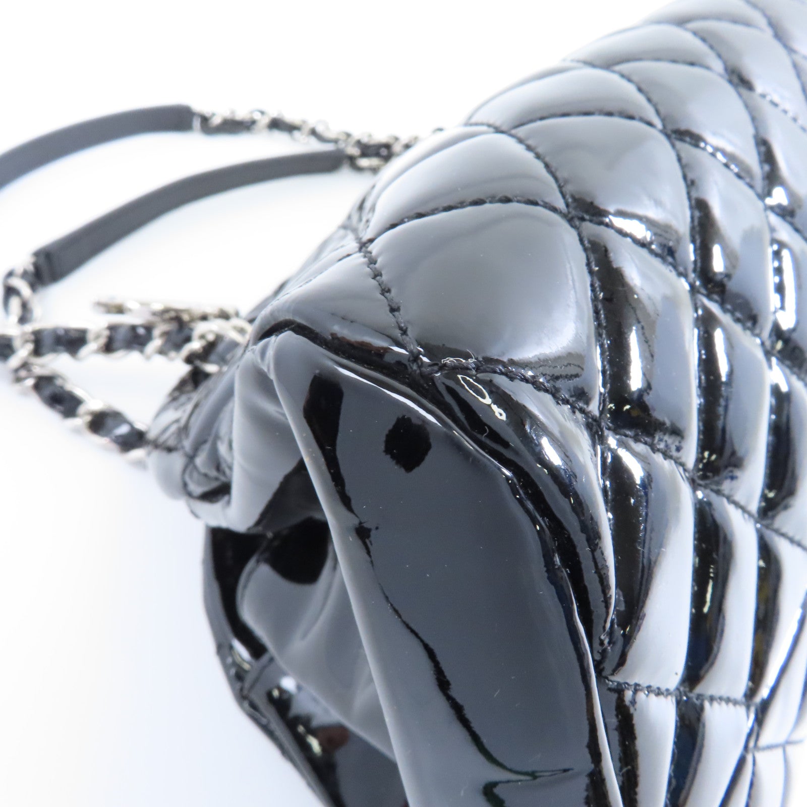CHANEL 【激減優惠】菱格漆皮皮革Chain Shoulder銀扣鏈帶肩背袋黑色