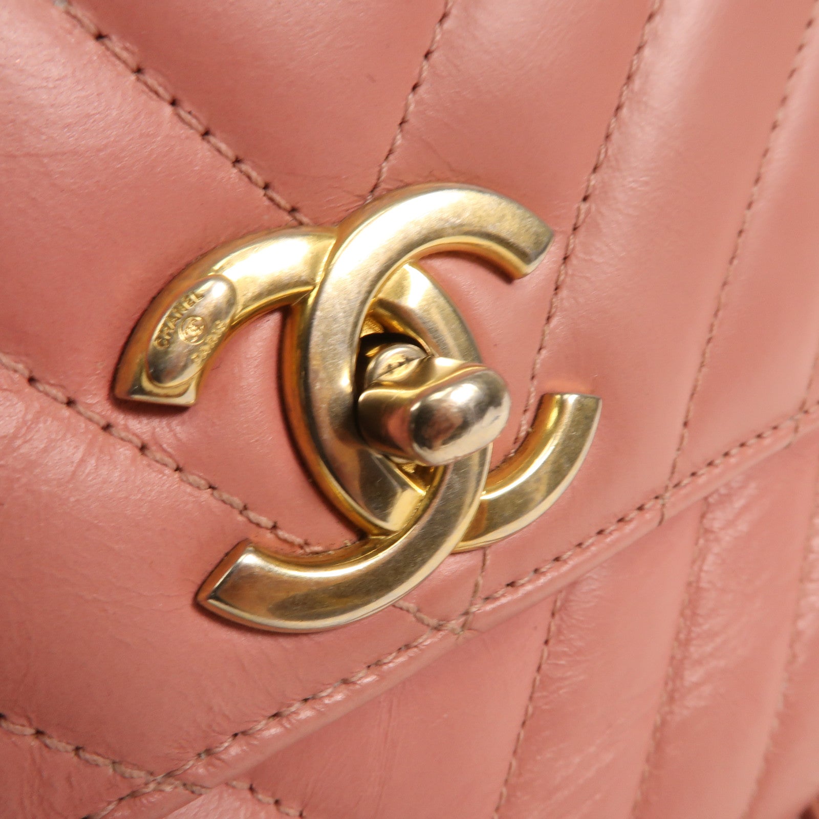 CHANEL 牛皮/蜥蝪皮革Coco Handle Medium金扣鏈帶手挽肩背兩用袋