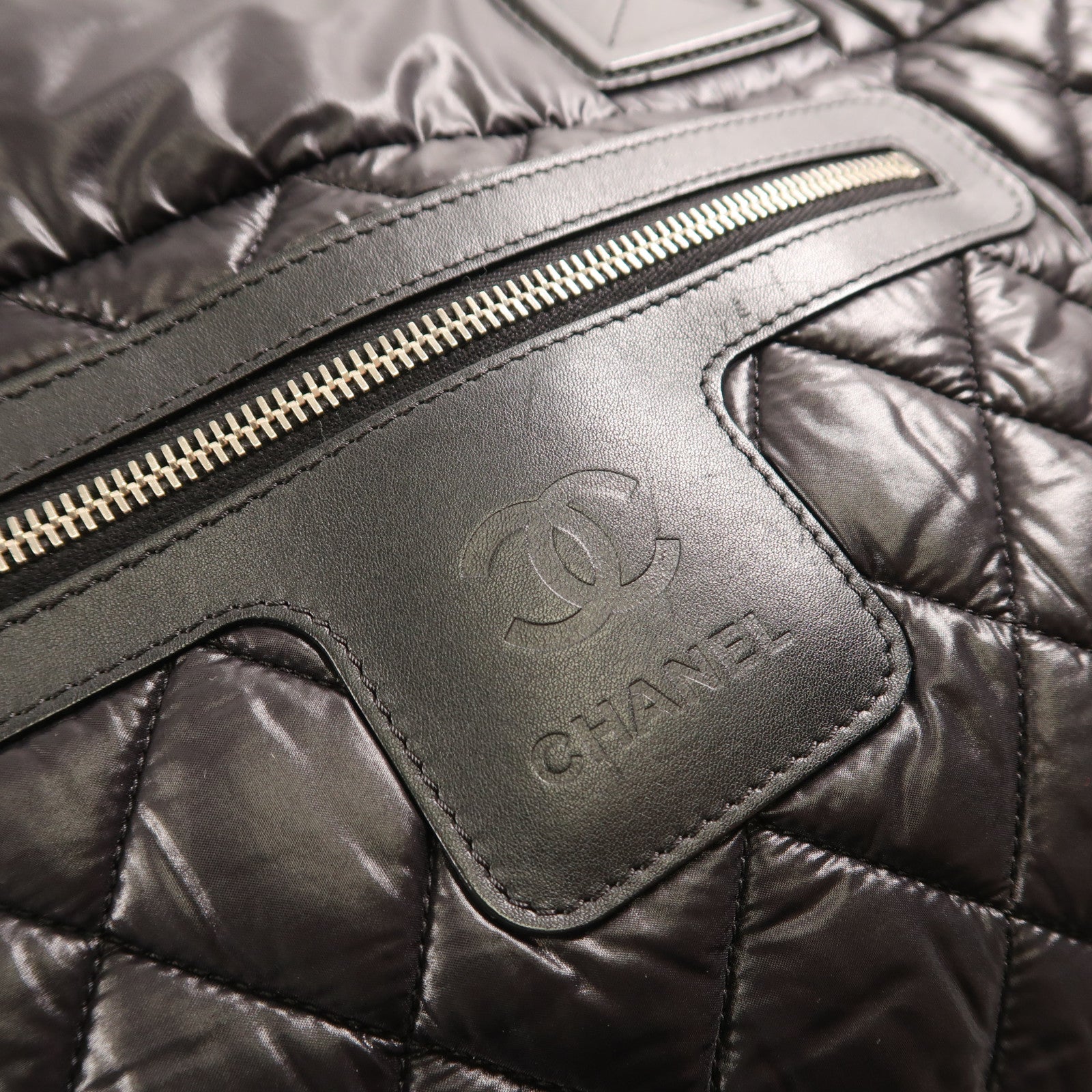 CHANEL 尼龍Coco Cocoon銀扣手挽袋
