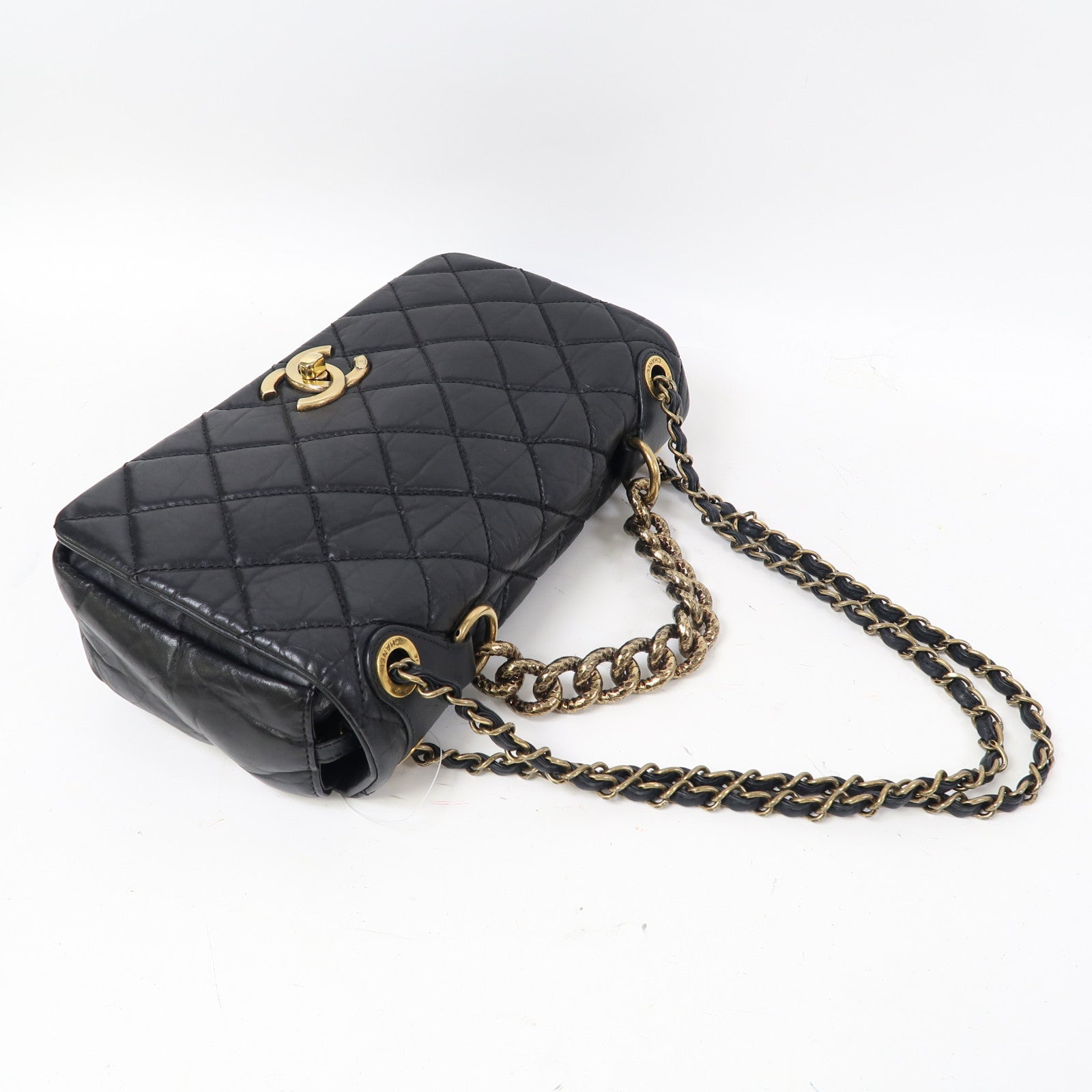 CHANEL 菱格牛皮皮革Chain Shoulder金扣鏈帶肩背袋黑色