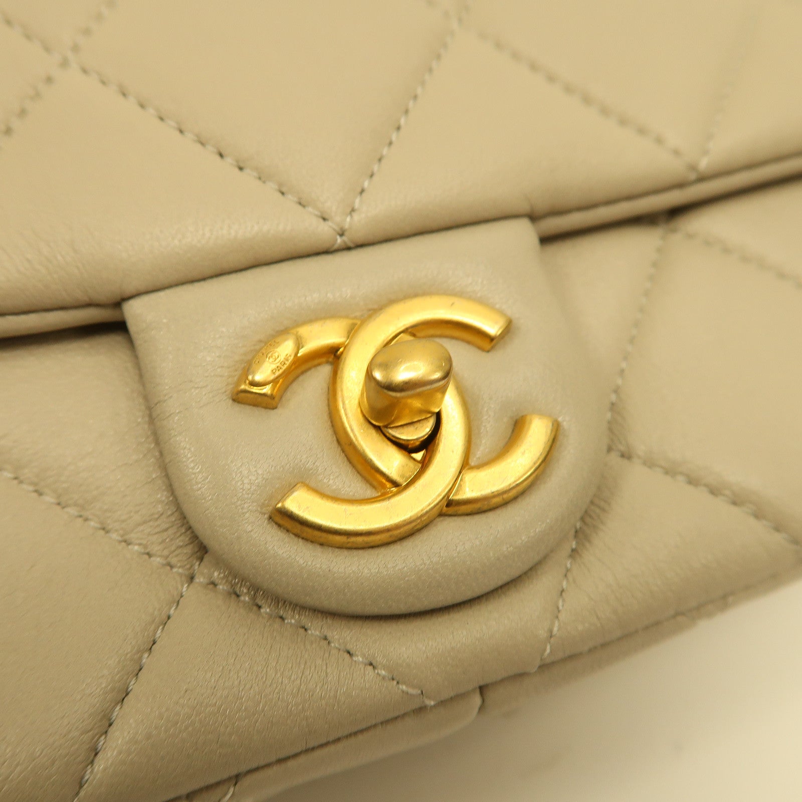 CHANEL 菱格羊皮皮革Chain Shoulder金扣鏈帶肩背袋灰色