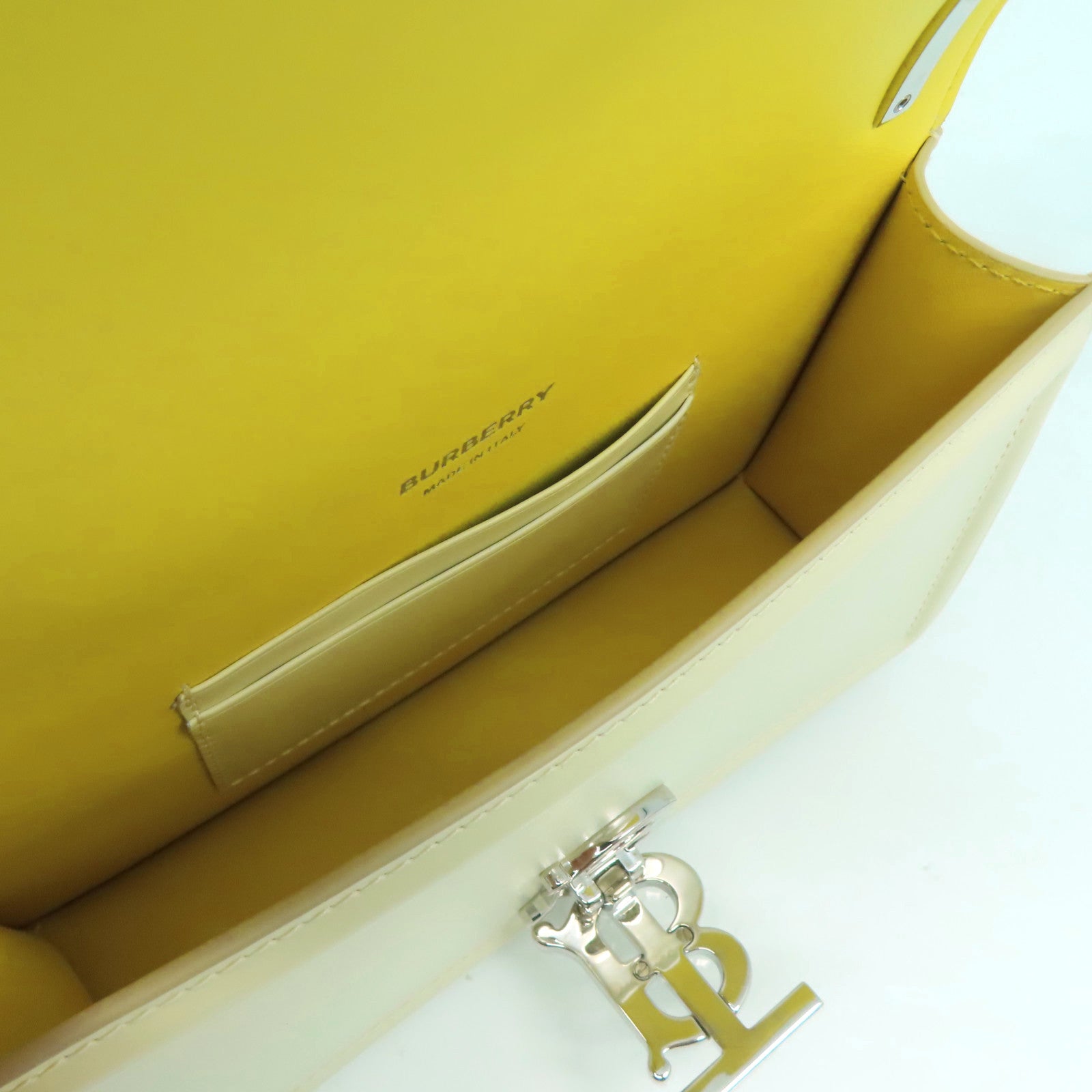 BURBERRY 【激減優惠】牛皮皮革Shoulder Bag銀扣鏈帶肩背袋米白色