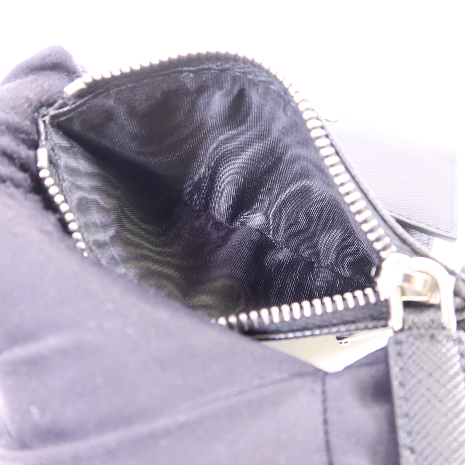 PRADA Saffiano皮革Trifold Wallet銀扣錢包