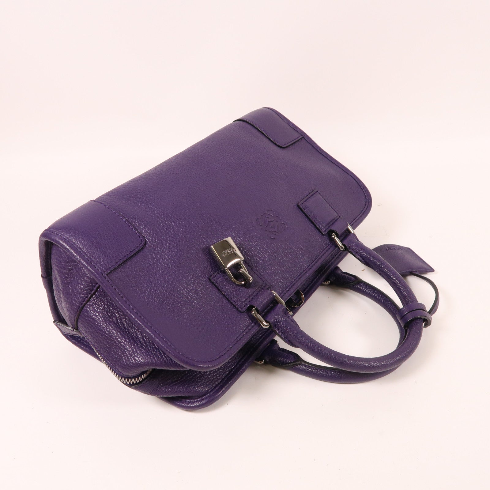 LOEWE 牛皮皮革Amazona銀扣手挽袋紫色