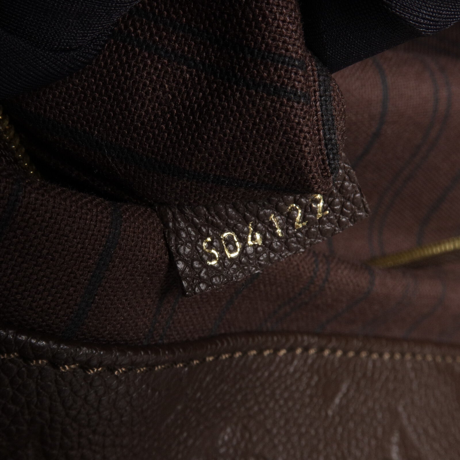 LOUIS VUITTON Monogram Empreinte Artsy MM肩背袋