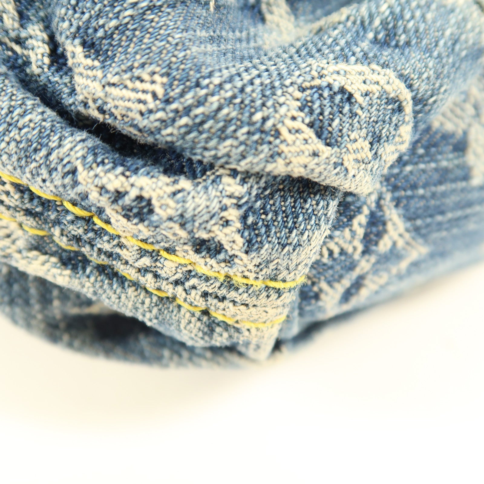 LOUIS VUITTON Monogram Denim Pleaty金扣手挽袋