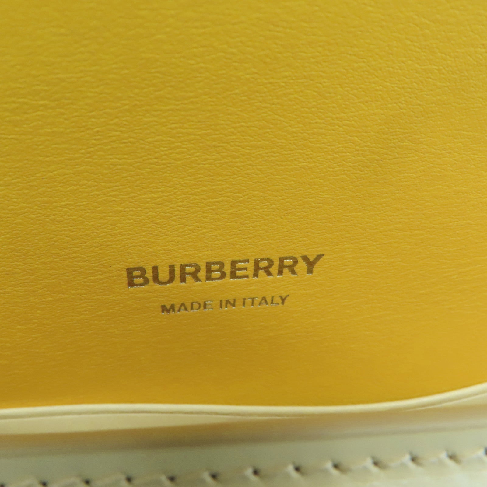 BURBERRY 【激減優惠】牛皮皮革Shoulder Bag銀扣鏈帶肩背袋米白色