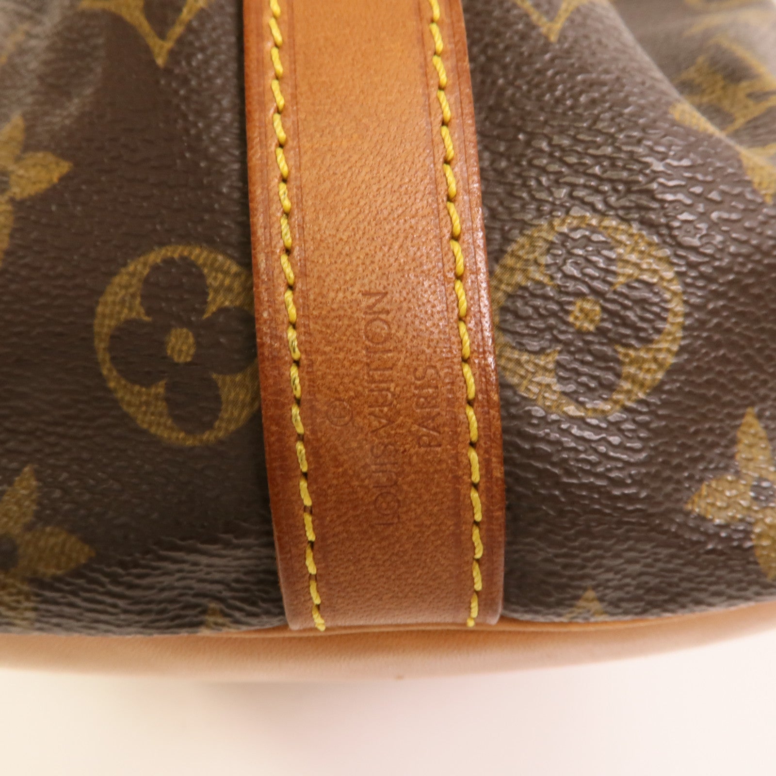 LOUIS VUITTON Monogram Petit Noe金扣肩背袋棕色