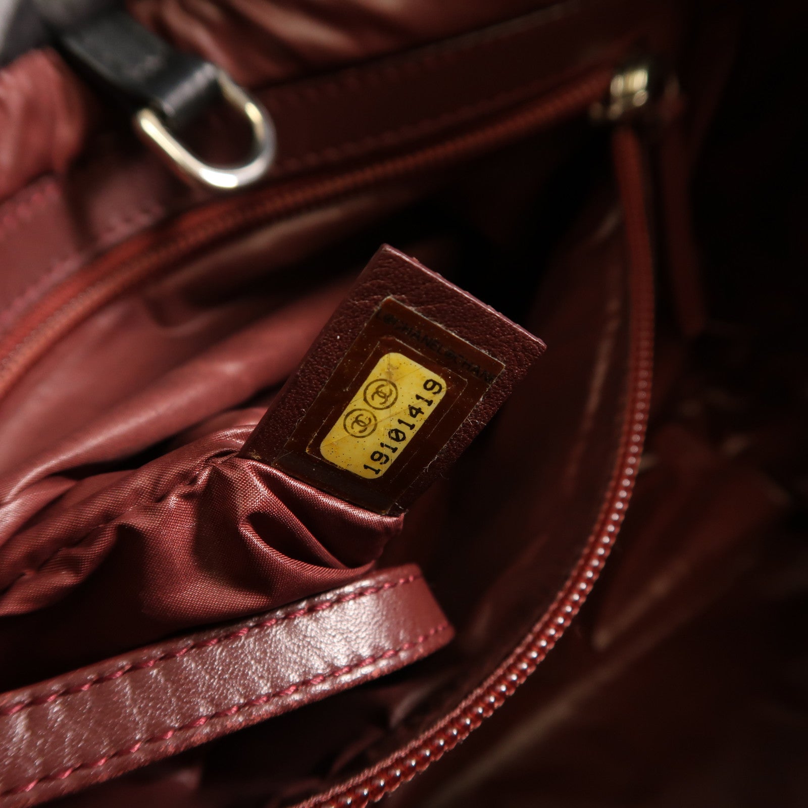 CHANEL 尼龍Coco Cocoon銀扣手挽袋