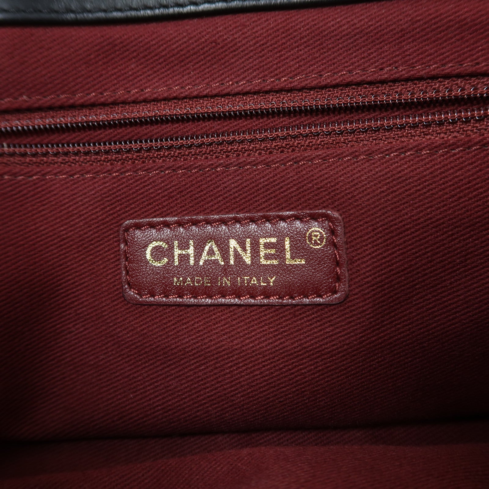 CHANEL 菱格牛皮皮革Chain Shoulder金扣鏈帶肩背袋黑色