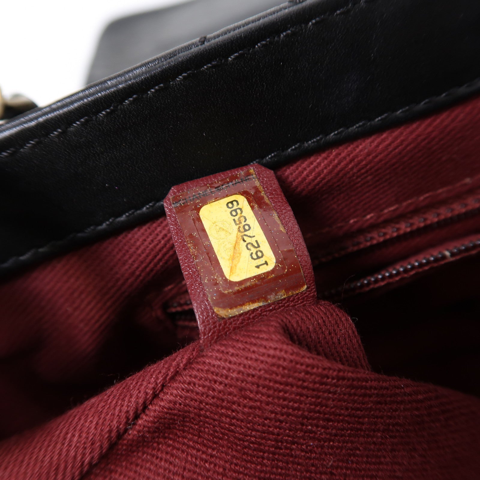 CHANEL 菱格牛皮皮革Chain Shoulder金扣鏈帶肩背袋黑色