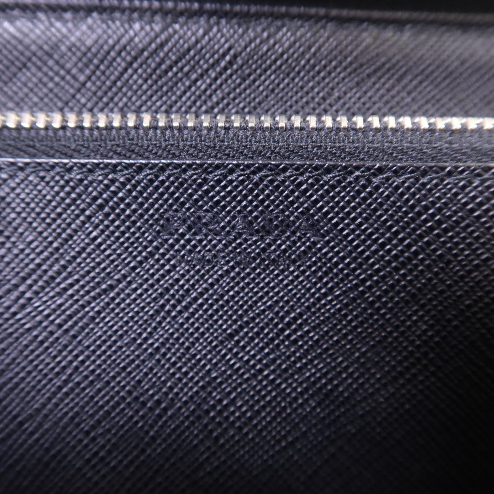 PRADA 【激減優惠】牛皮皮革Long Zip Wallet銀扣長錢包