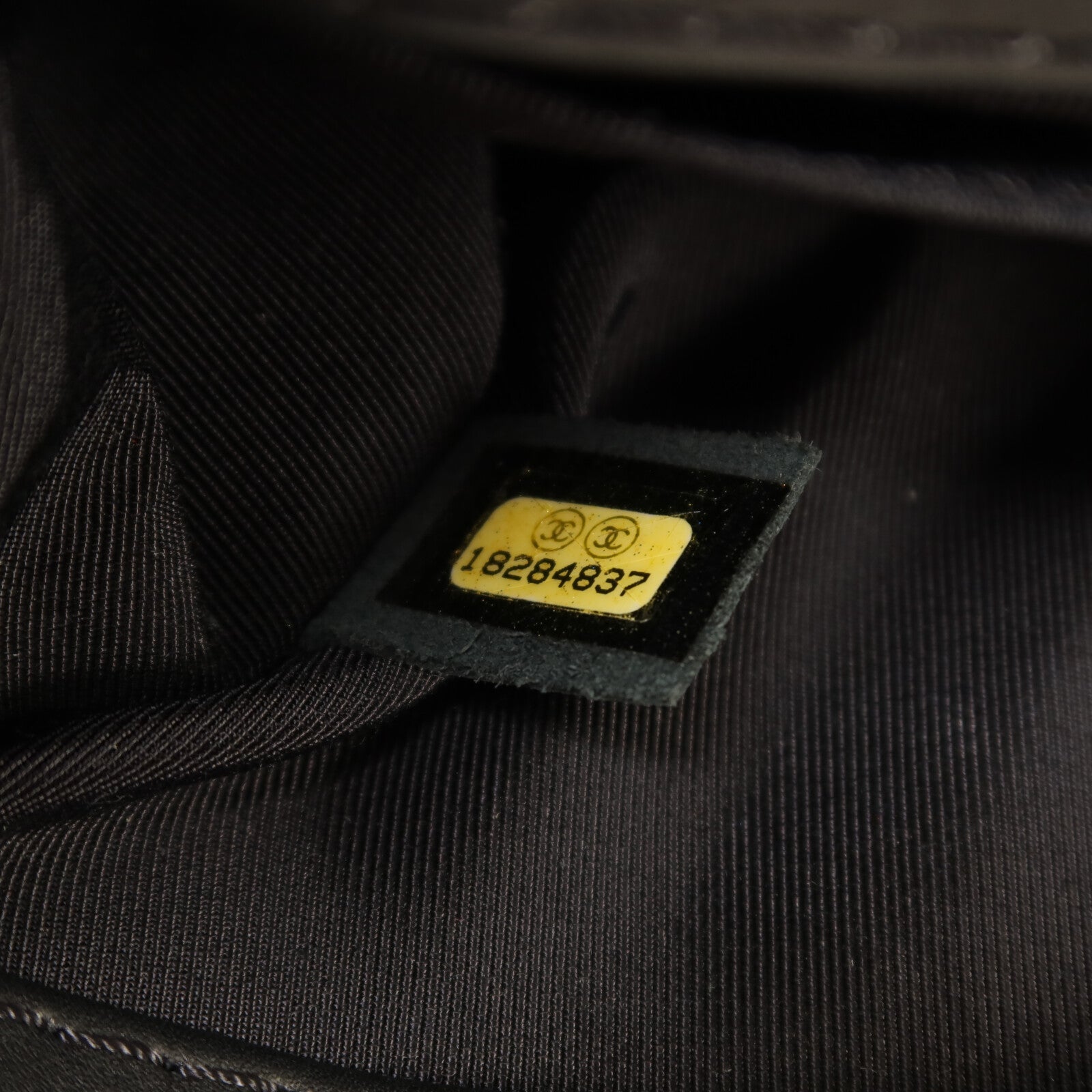 CHANEL 牛皮皮革Boy 20銀扣鏈帶肩背袋