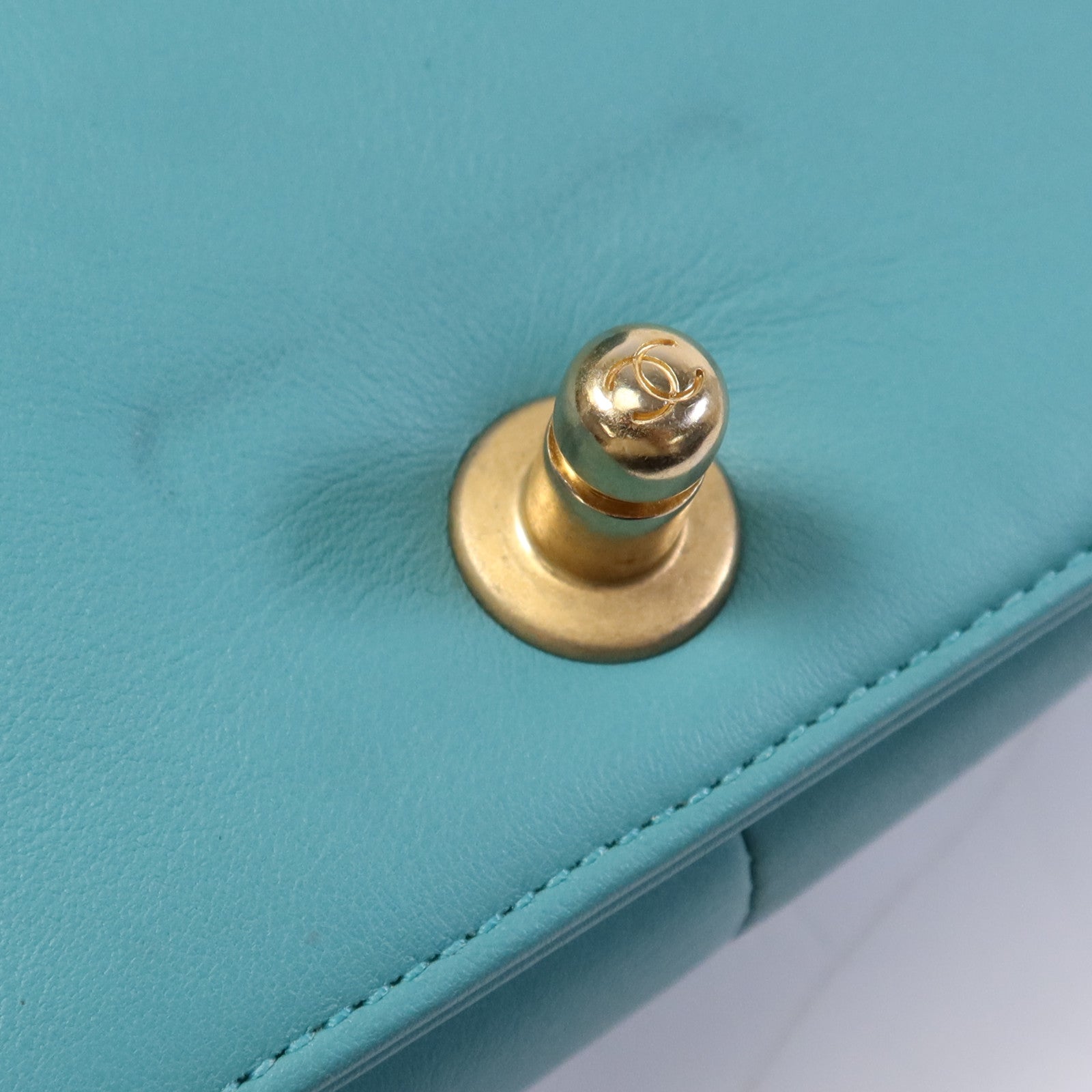 CHANEL 羊皮皮革Boy 25金扣鏈帶肩背袋