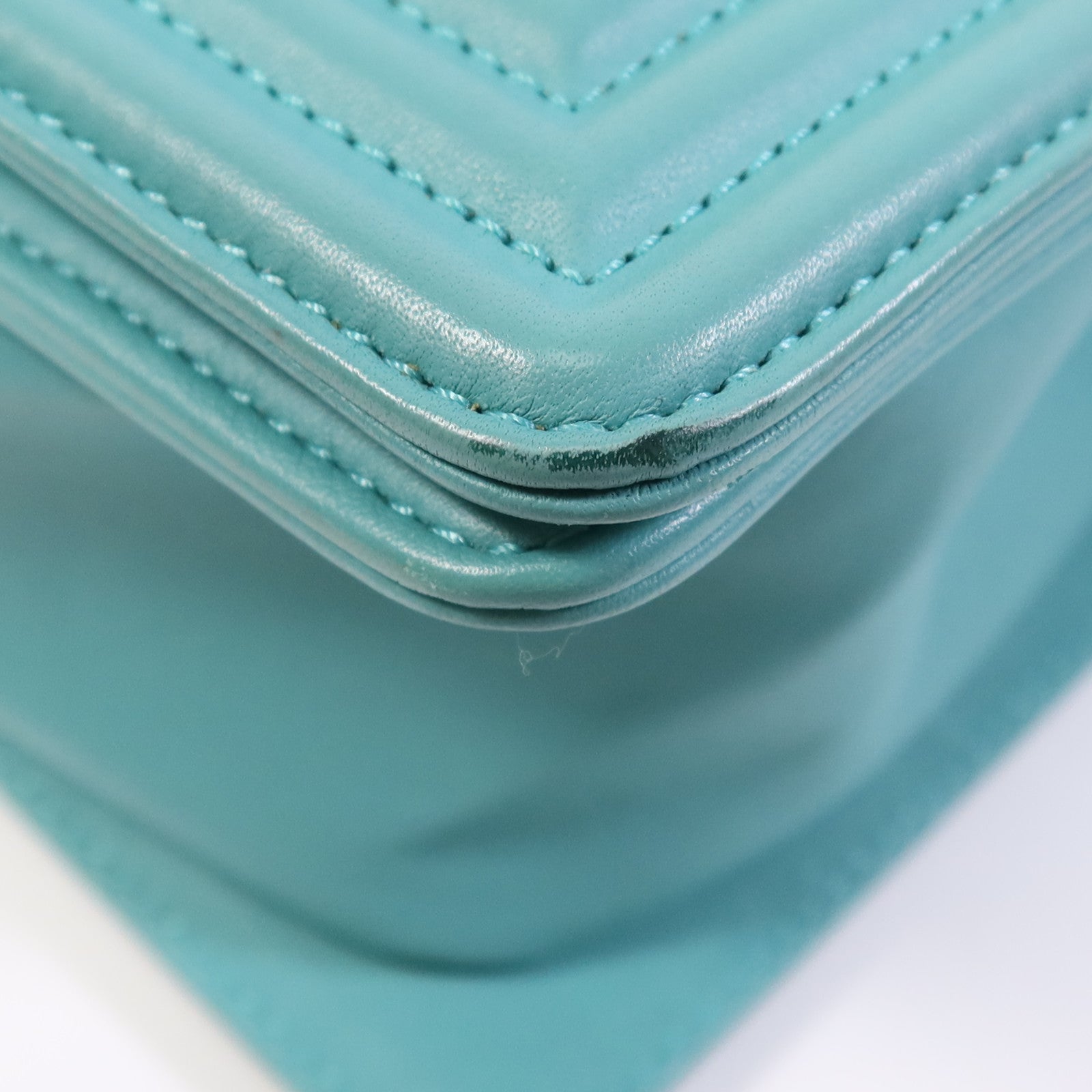 CHANEL 羊皮皮革Boy 25金扣鏈帶肩背袋