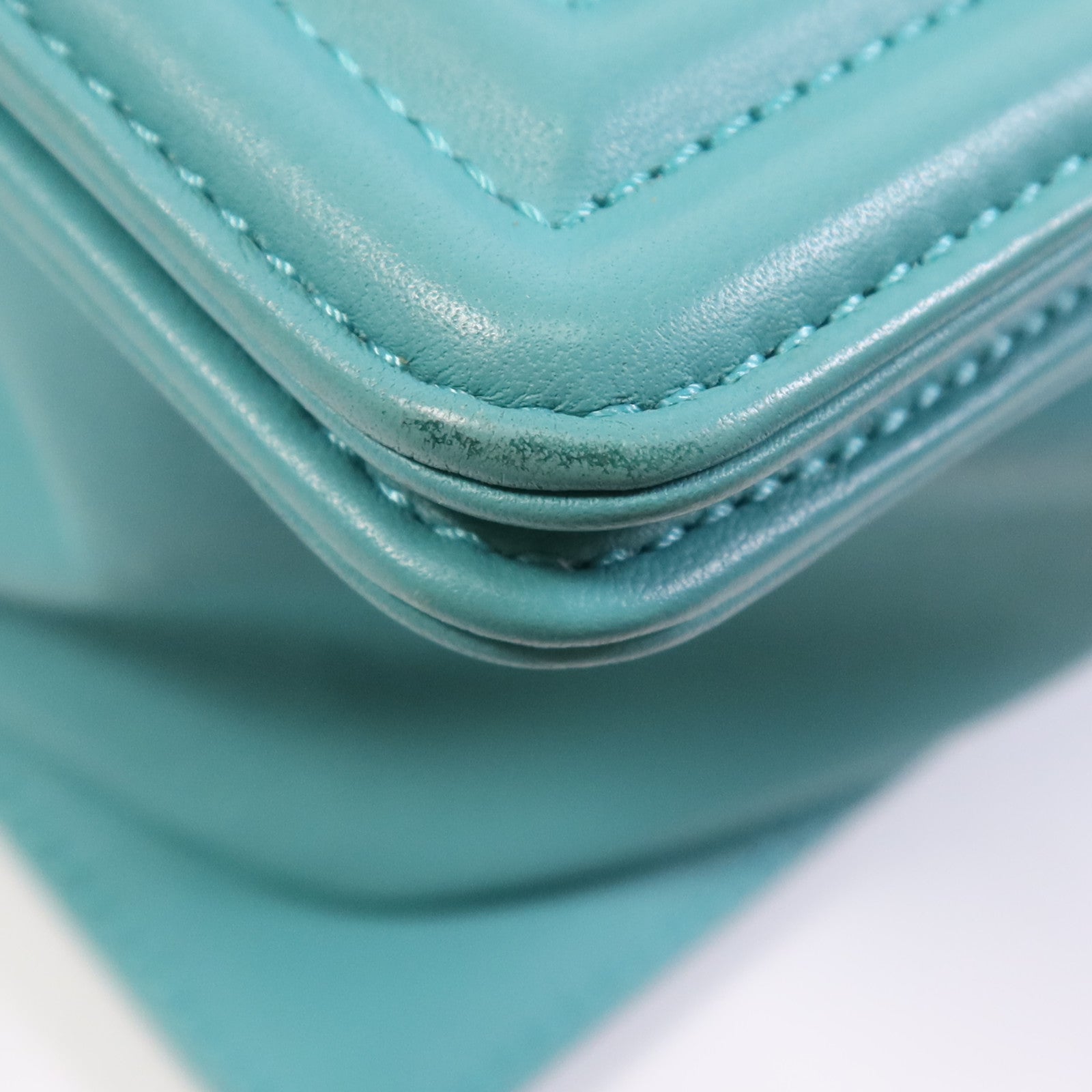 CHANEL 羊皮皮革Boy 25金扣鏈帶肩背袋