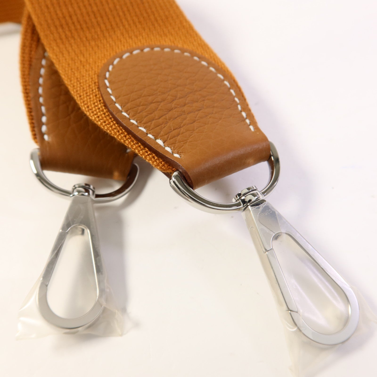 HERMES Clemence皮革Evelyne PM銀扣肩背袋Gold