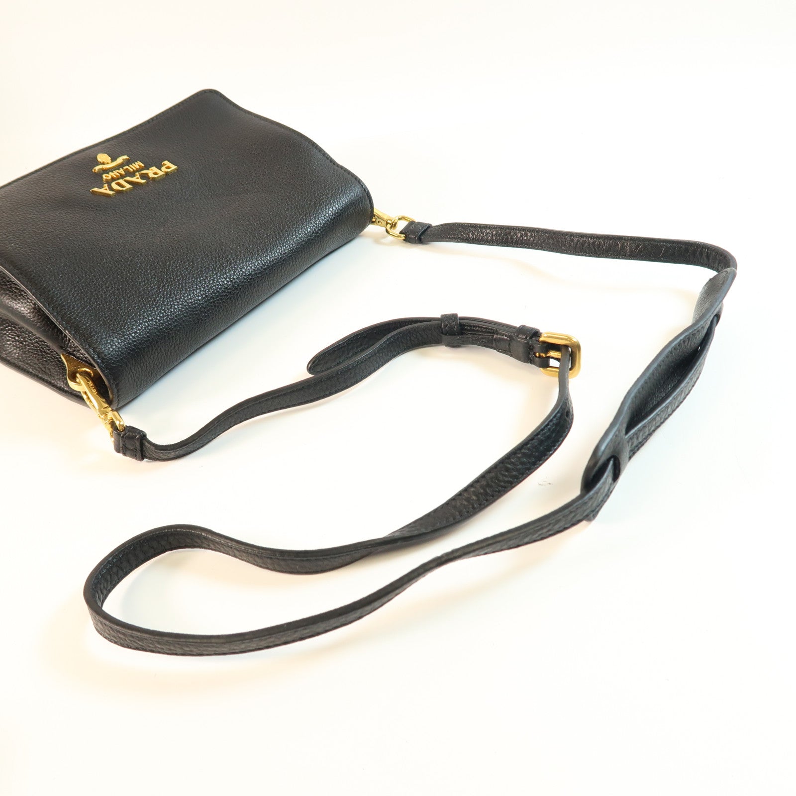 PRADA 牛皮皮革Shoulder Bag金扣肩背袋