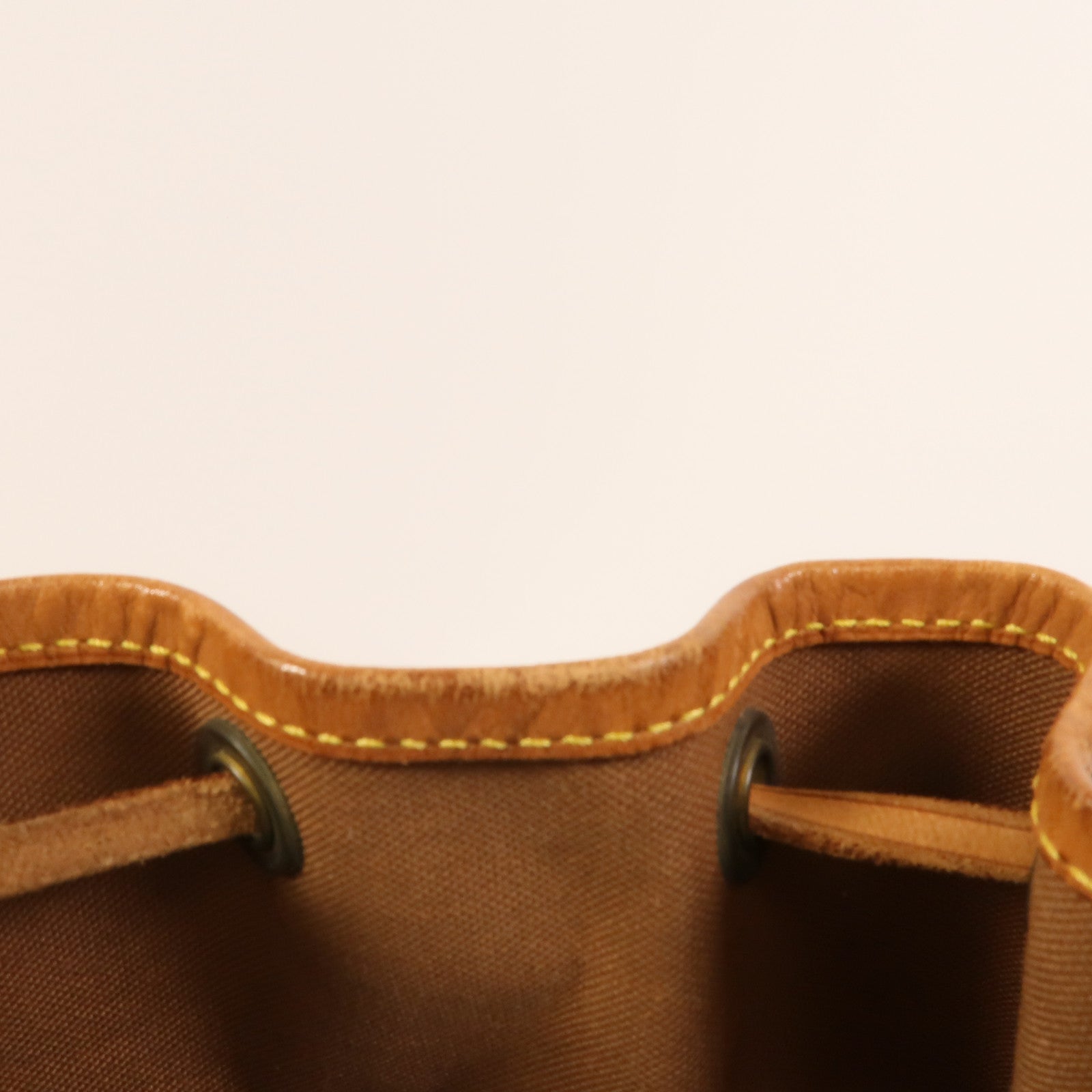 LOUIS VUITTON Monogram Petit Noe金扣肩背袋棕色