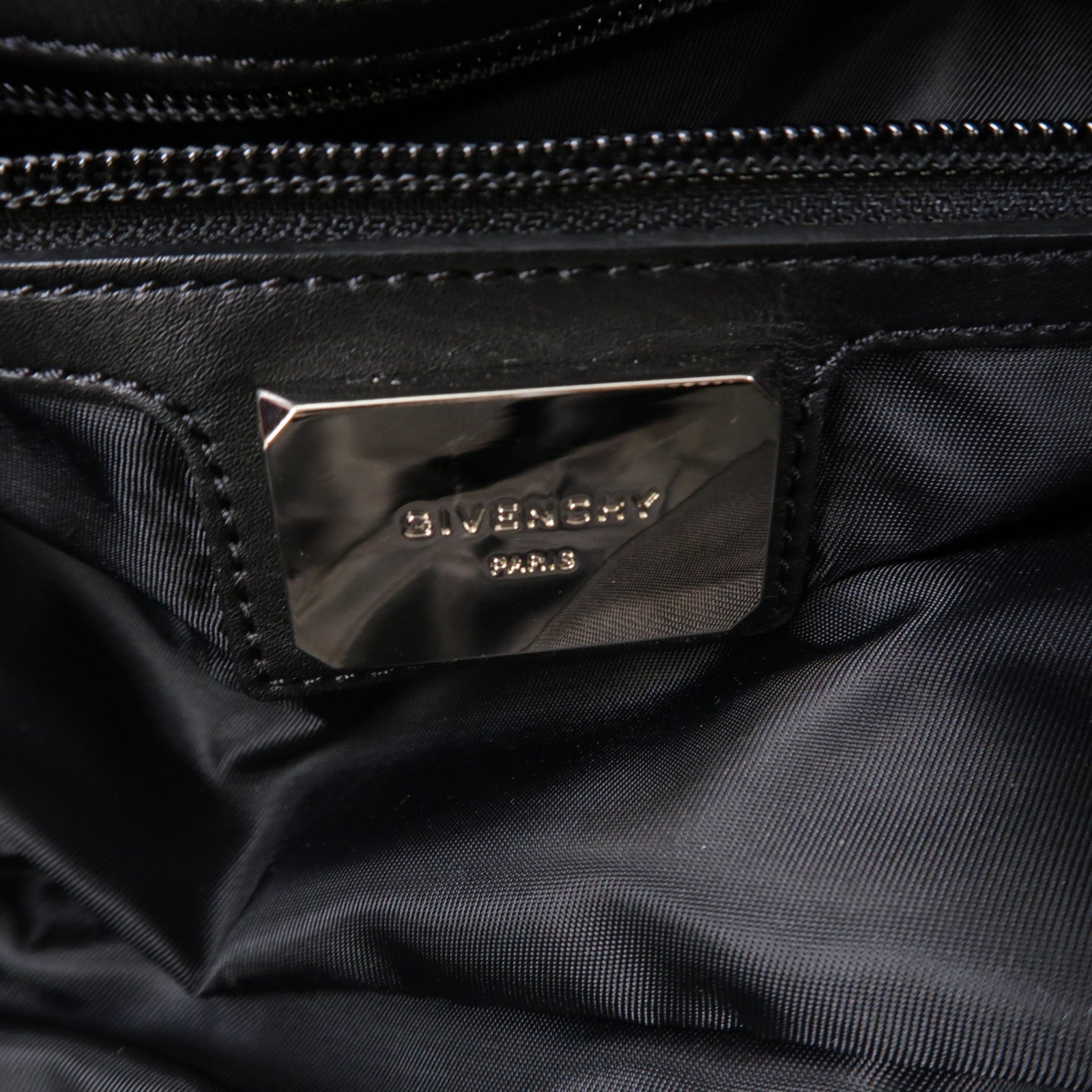GIVENCHY 【激減優惠】羊皮皮革2 Way Star Backpack銀扣背包黑色