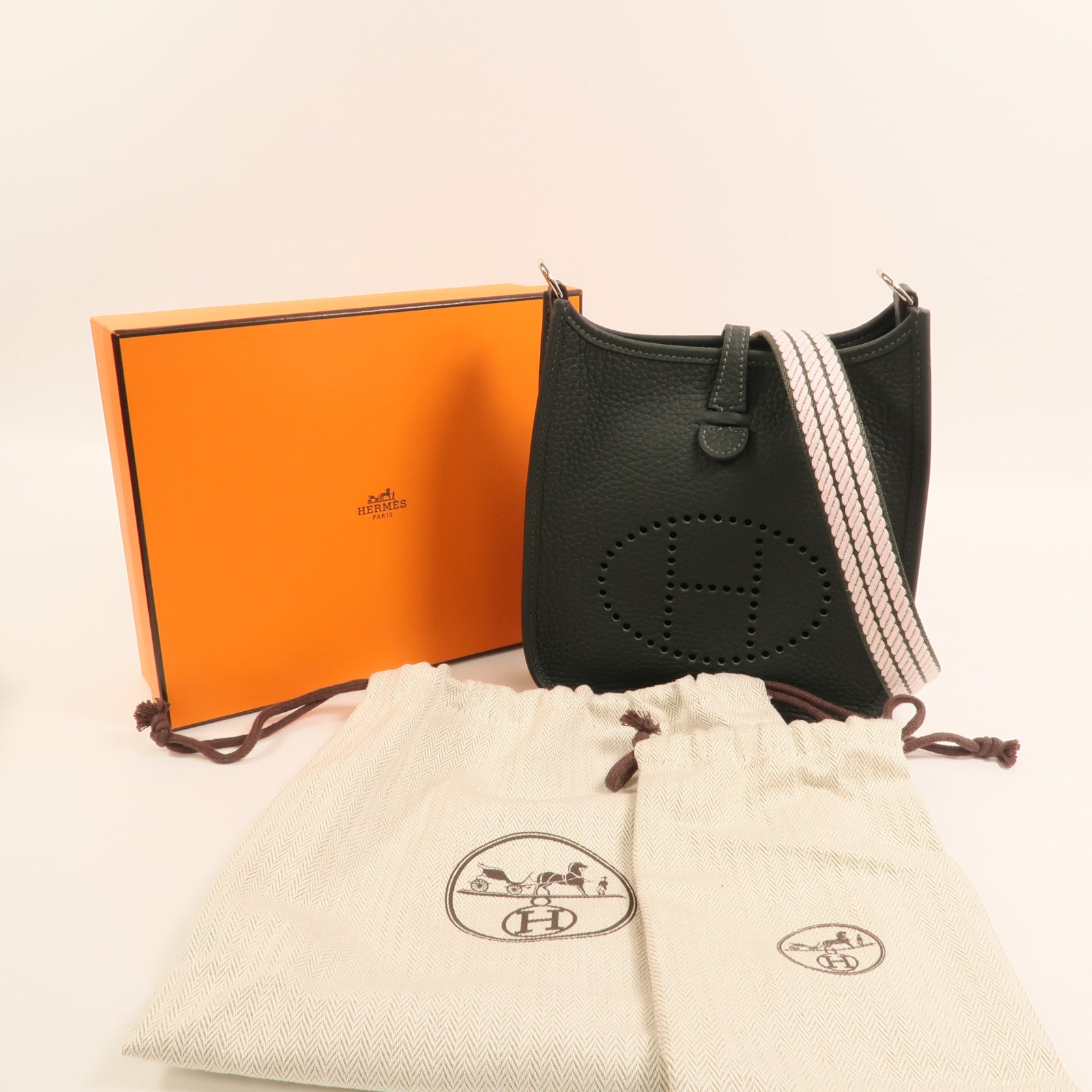 HERMES Clemence皮革Evelyne TPM銀扣肩背袋Vert Fonce