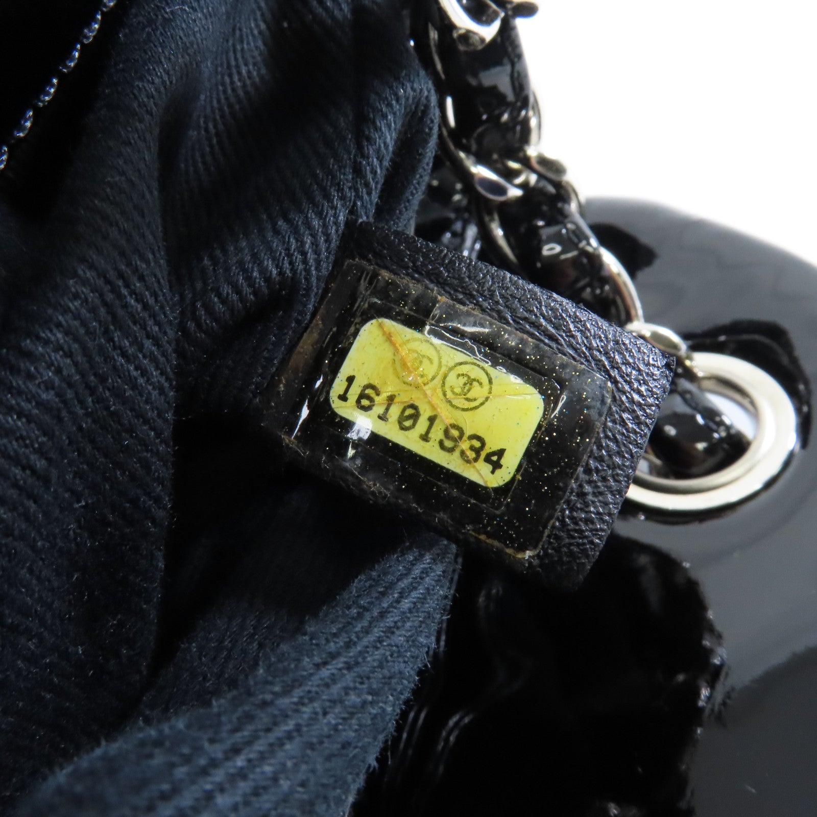CHANEL 【激減優惠】菱格漆皮皮革Chain Shoulder銀扣鏈帶肩背袋黑色