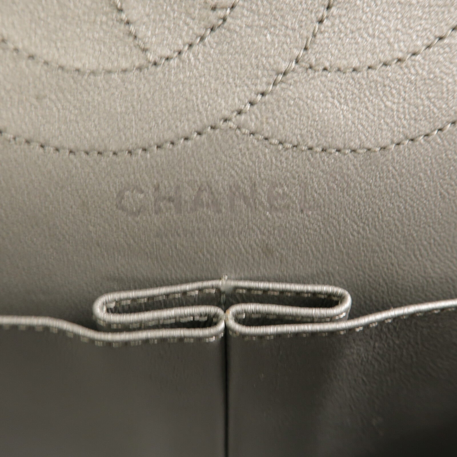 CHANEL 牛皮皮革2.55 Medium鏈帶肩背袋