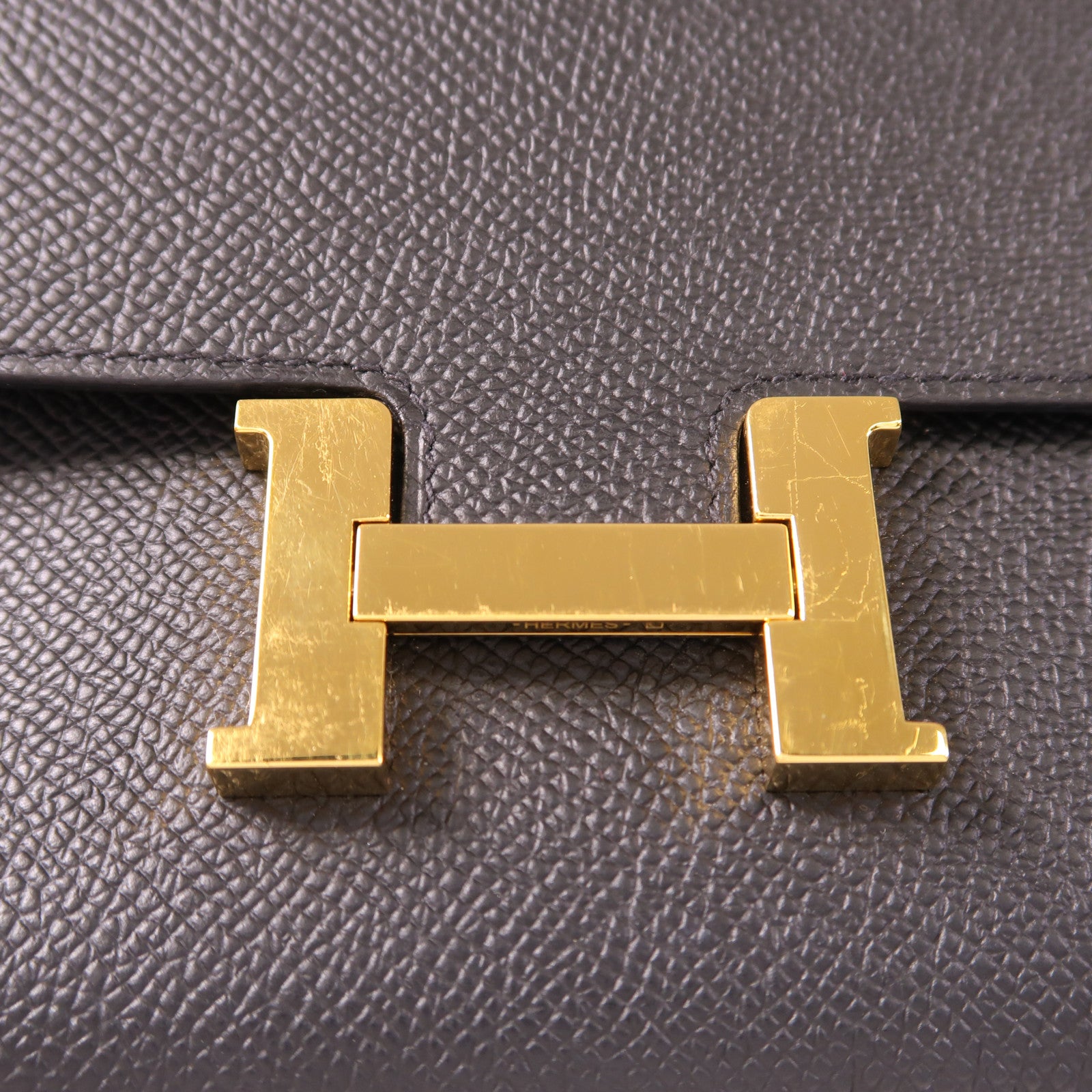 HERMES Epsom皮革Constance To Go金扣肩背袋Noir