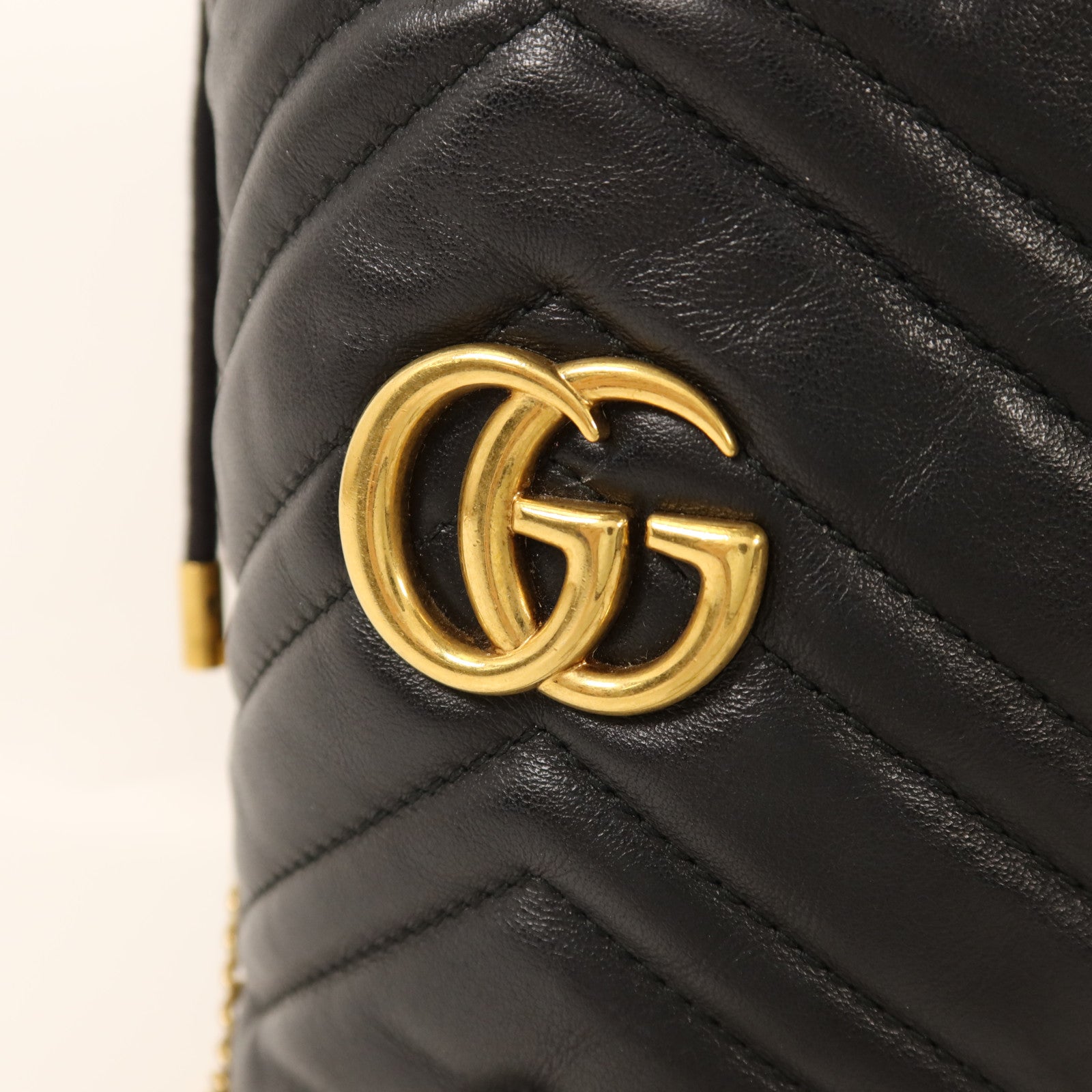 GUCCI 【激減優惠】牛皮皮革GG Marmont Bucket金扣鏈帶肩背袋