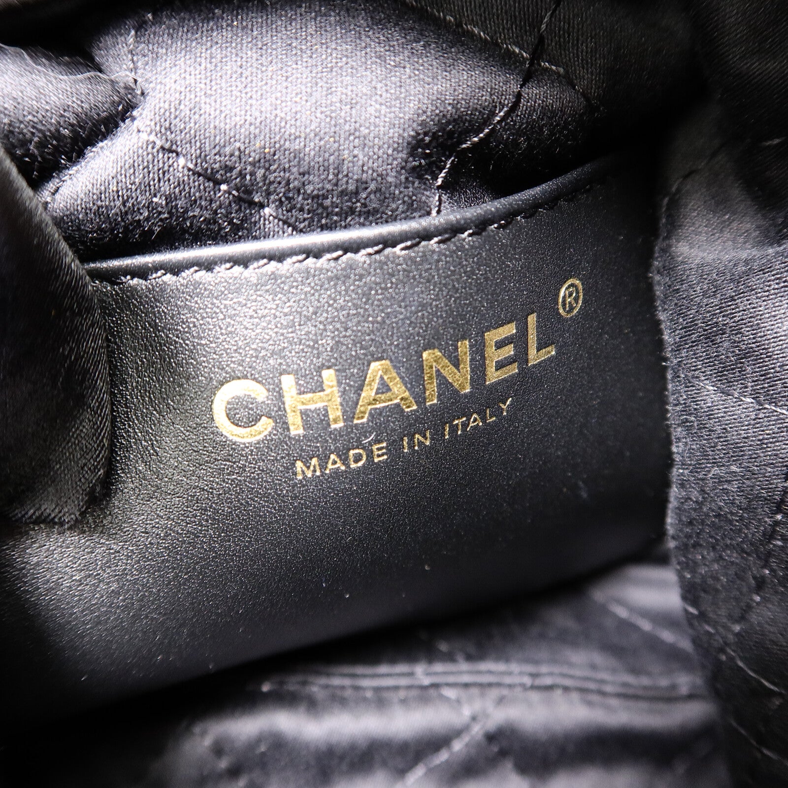 CHANEL 牛皮皮革Chanel 22 Mini鏈帶肩背袋