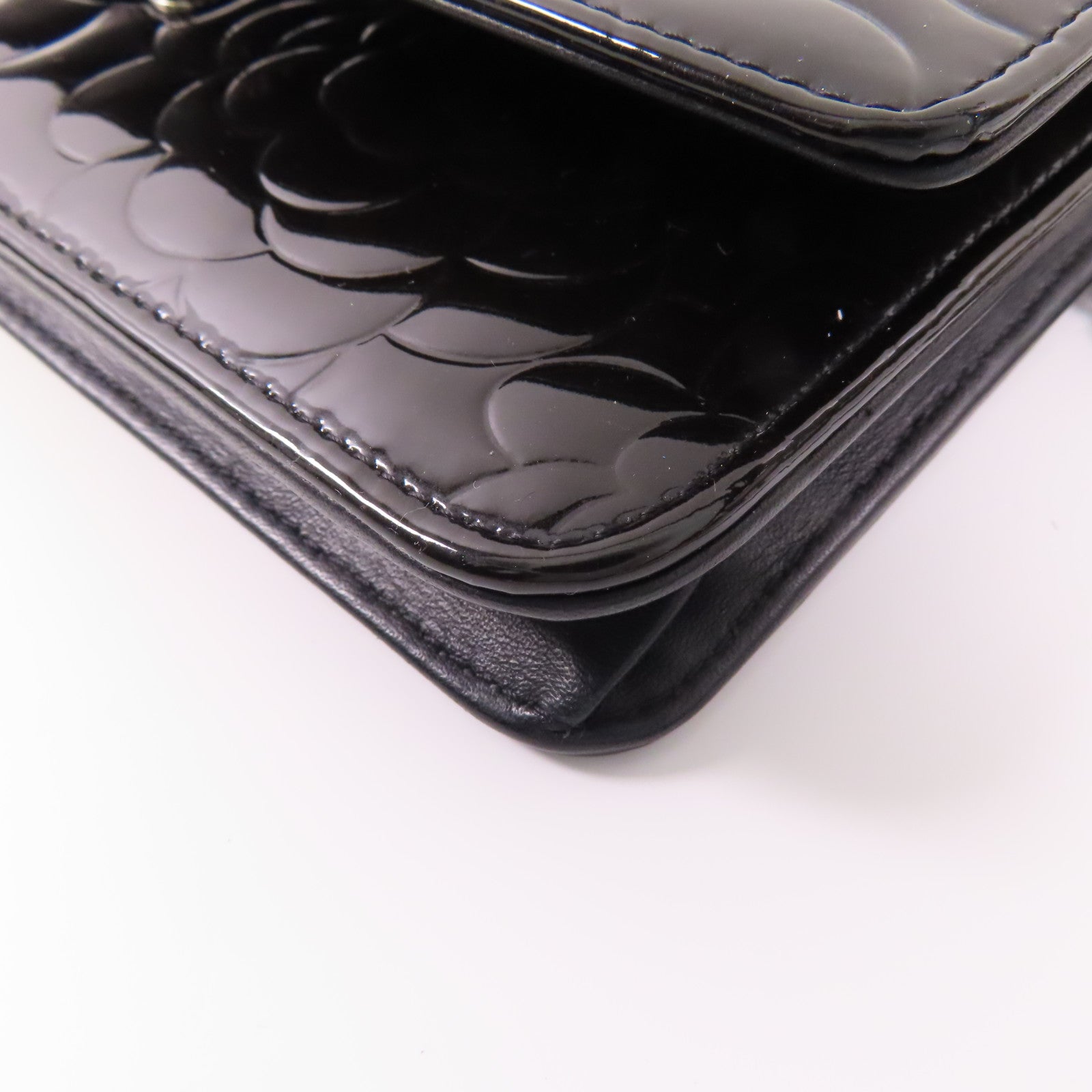 CHANEL 漆皮皮革WOC Wallet On Chain銀扣肩背袋