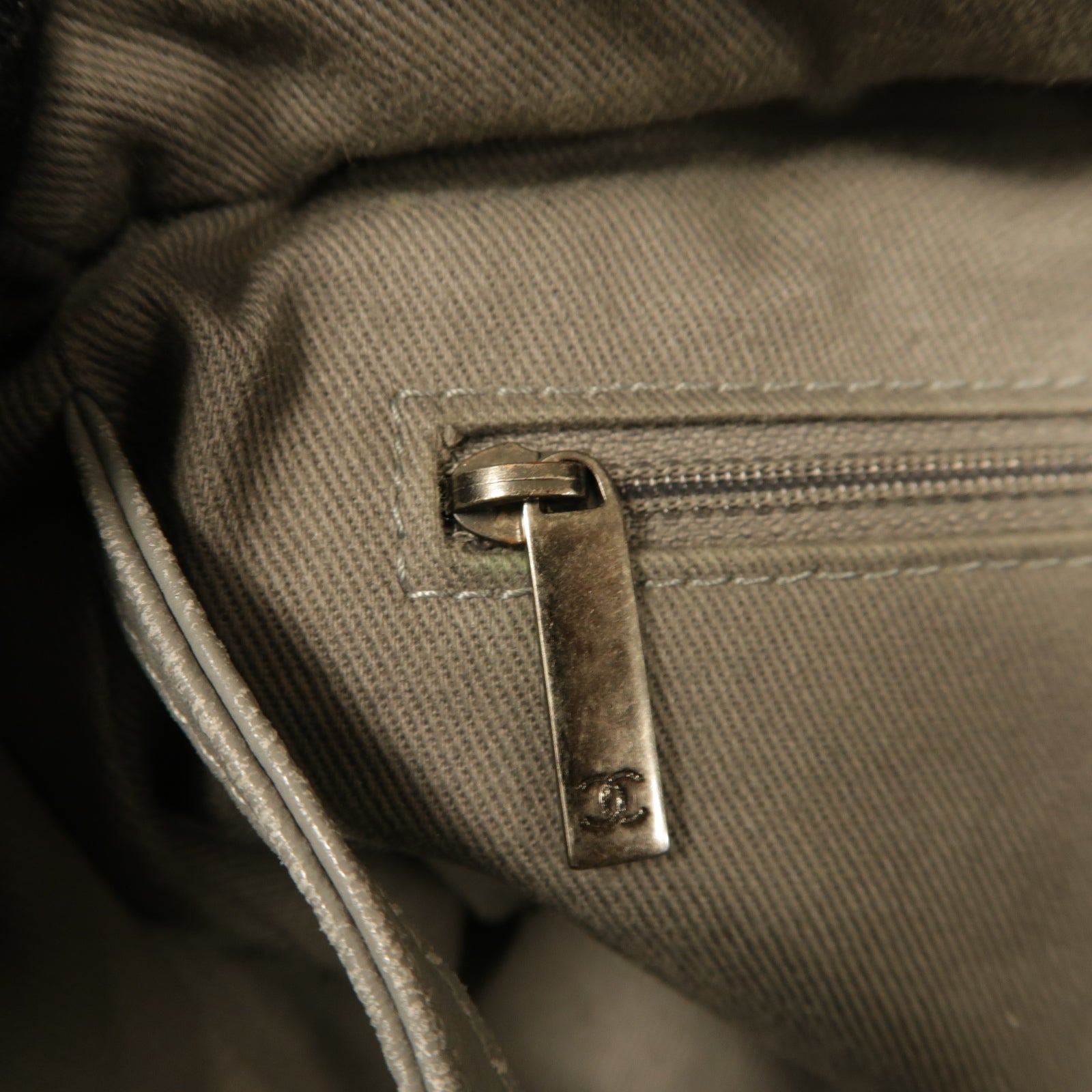 CHANEL 【激減優惠】菱格牛皮皮革Chain Shoulder Bag銀扣鏈帶肩背袋黒色