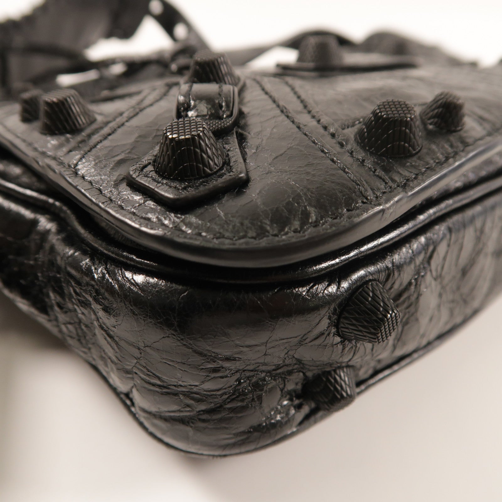 BALENCIAGA 羊皮皮革Le Cagole XS肩背袋