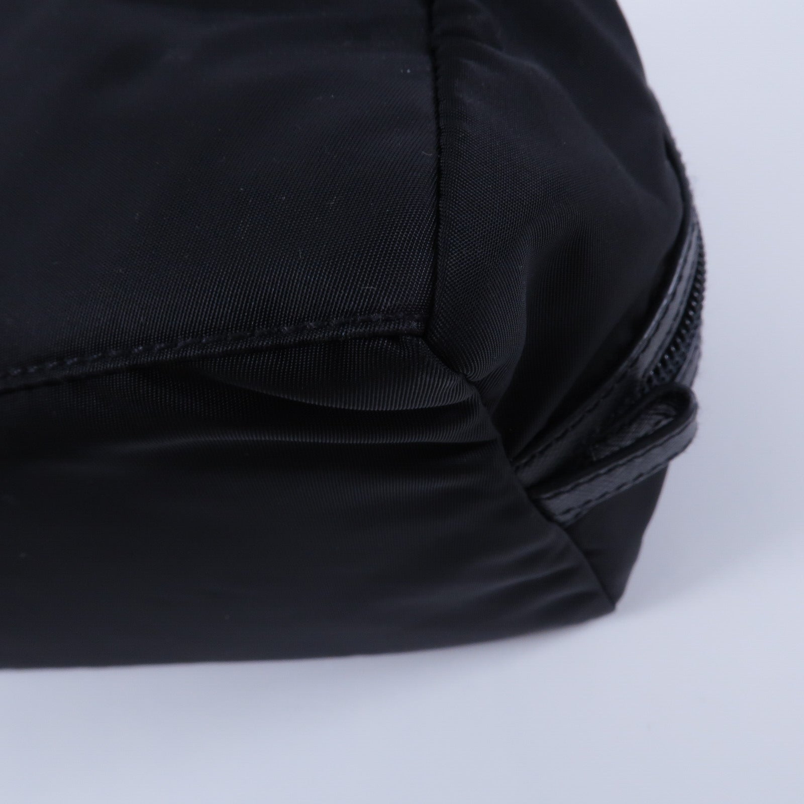 PRADA 尼龍/Saffiano皮革 Re Nylon Triangle Logo Travel Pouch手提包