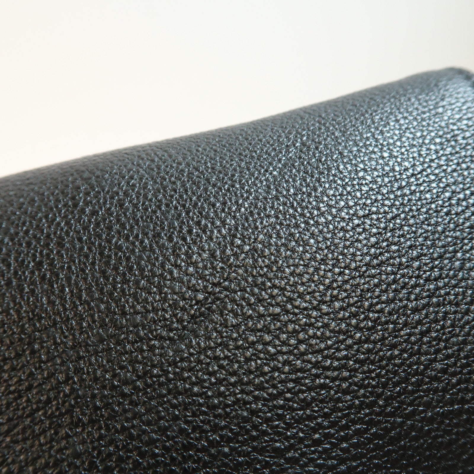 PRADA 牛皮皮革Shoulder Bag金扣肩背袋
