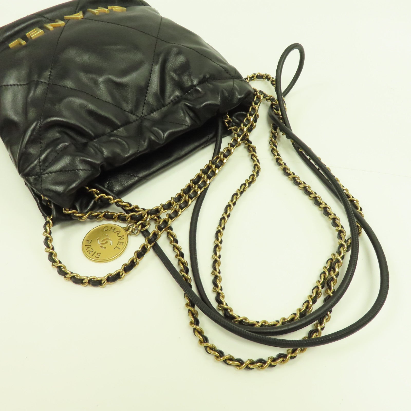 CHANEL 菱格牛皮皮革Chanel 22 Mini金扣肩背袋黑色