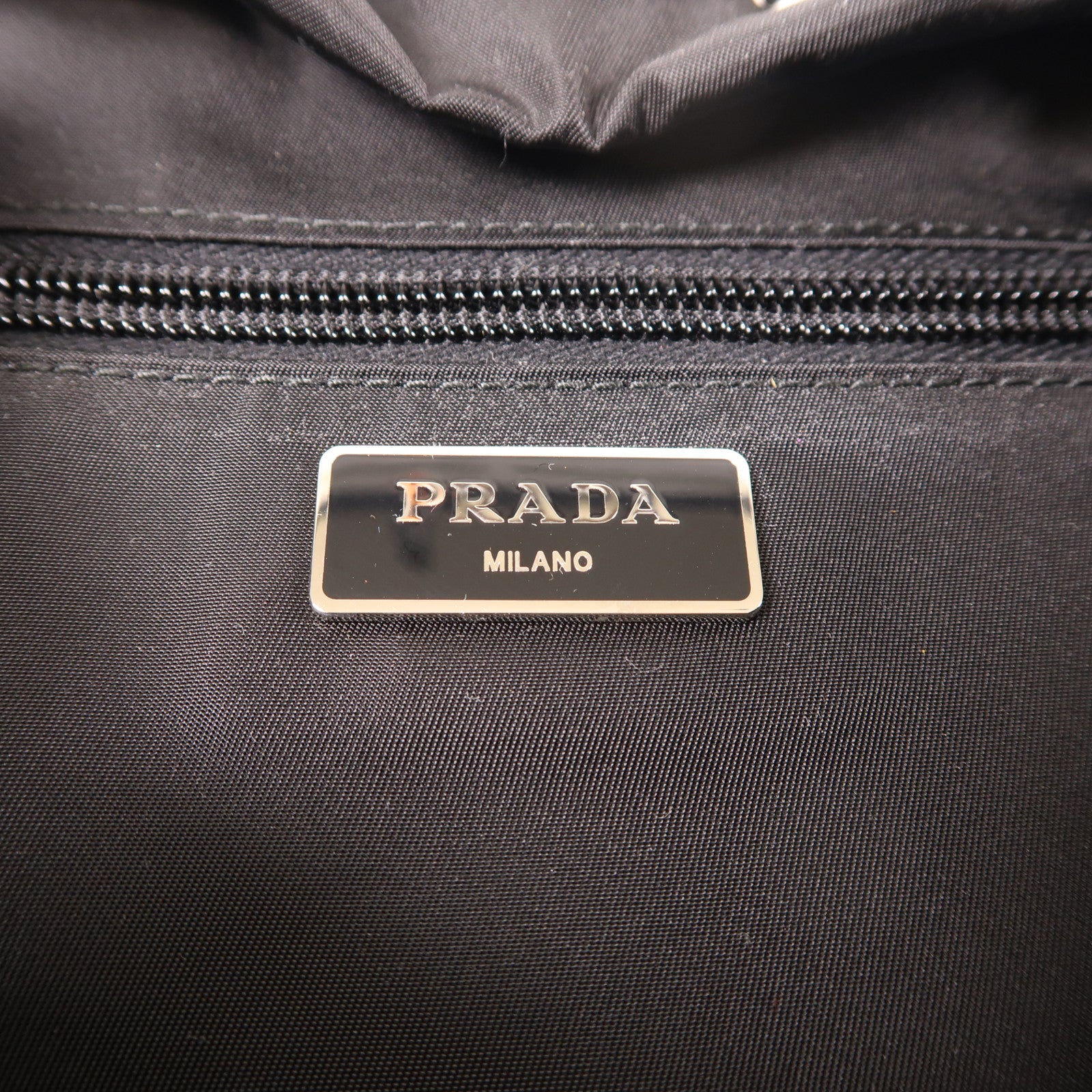 PRADA 尼龍Backpack銀扣背包黑色