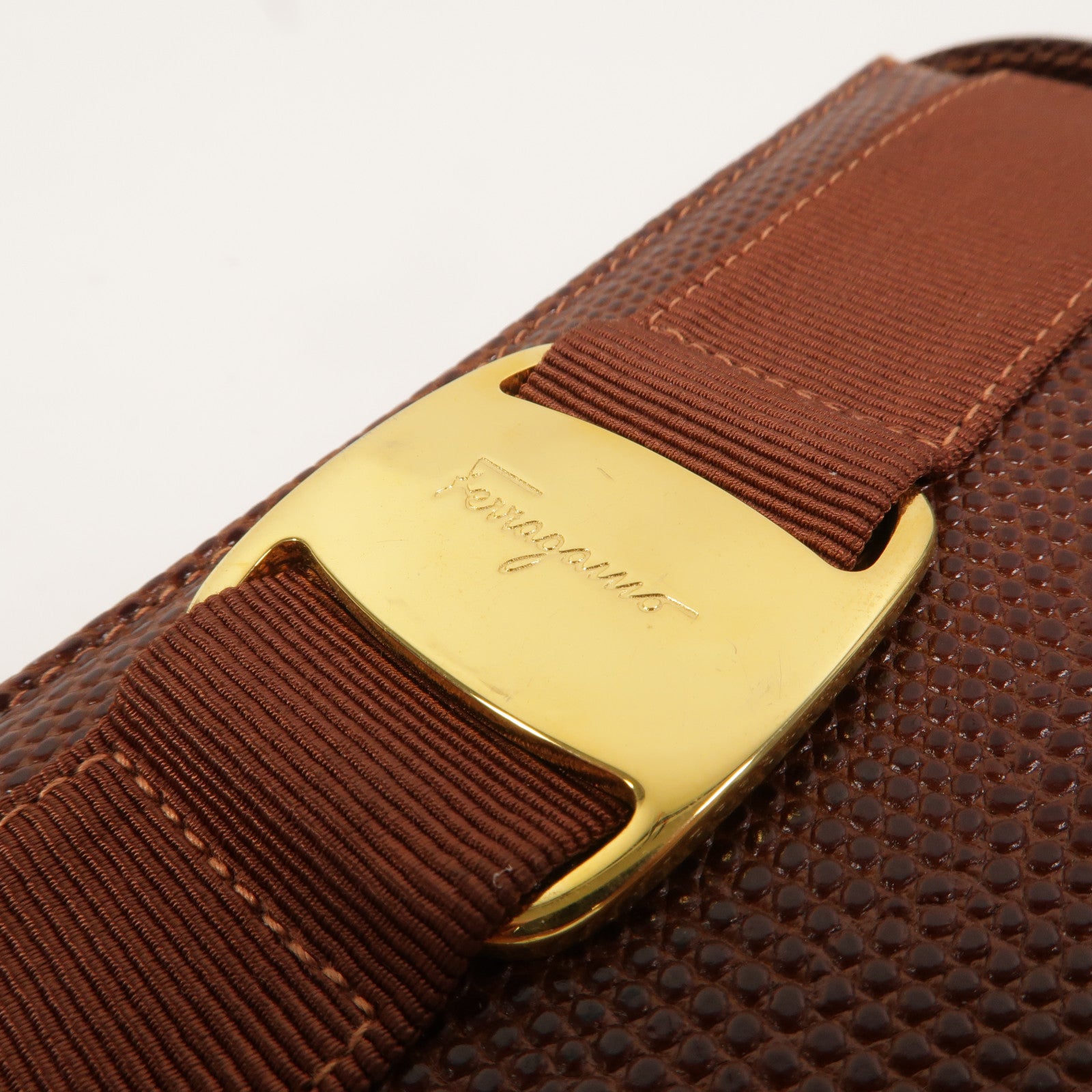 Salvatore Ferragamo 牛皮皮革Vera Ribbon Pouch手拿包