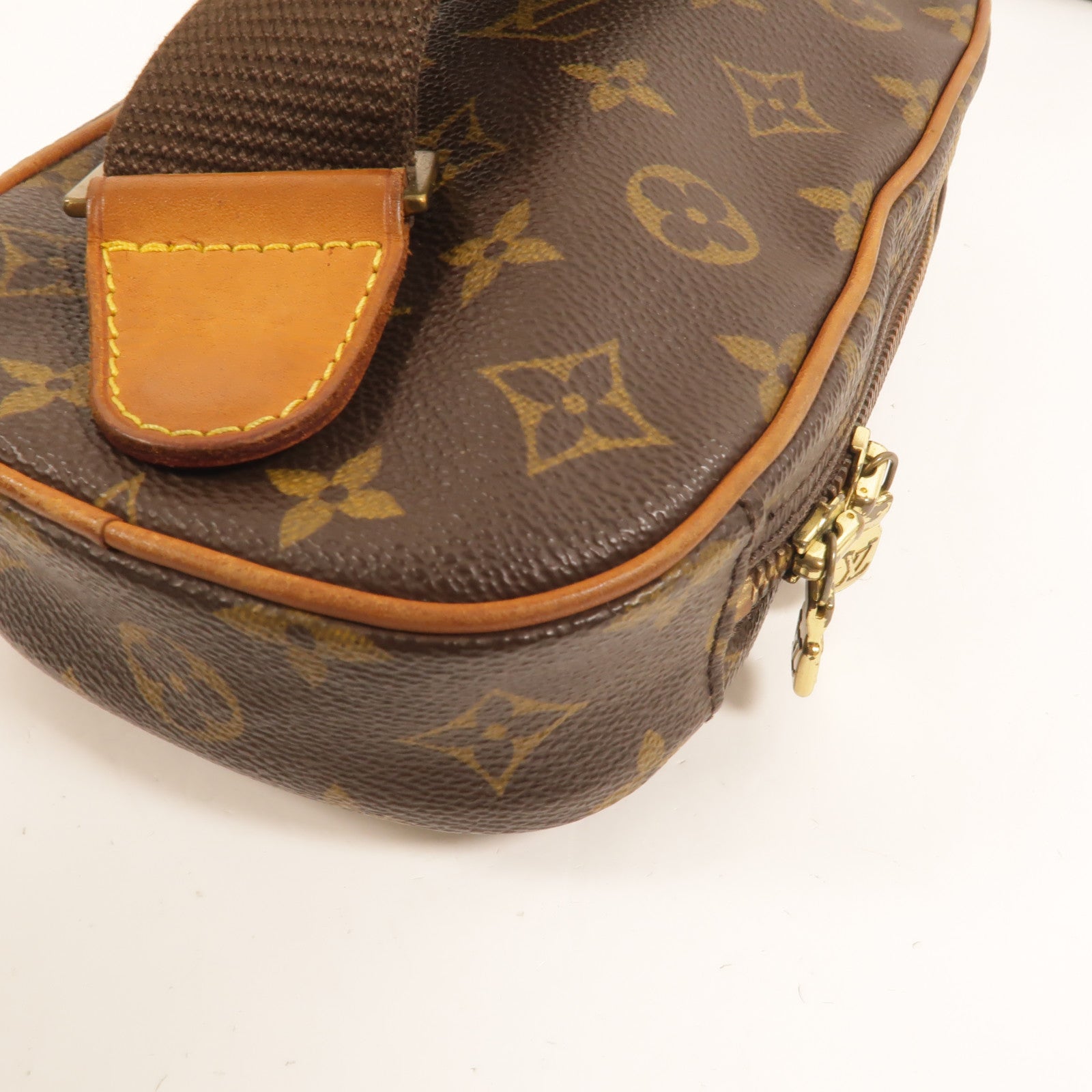 LOUIS VUITTON Monogram Pochette Gange金扣肩背袋