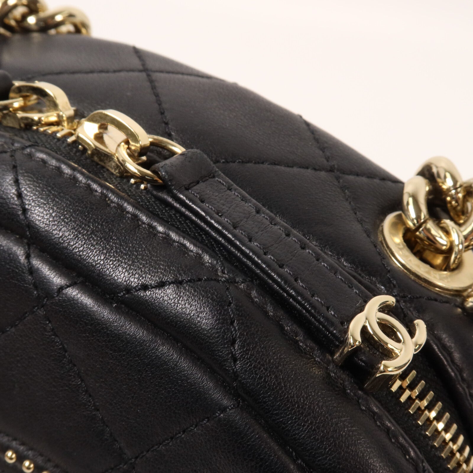 CHANEL 牛皮皮革Chain Handle Studded CC鏈帶手挽肩背兩用袋