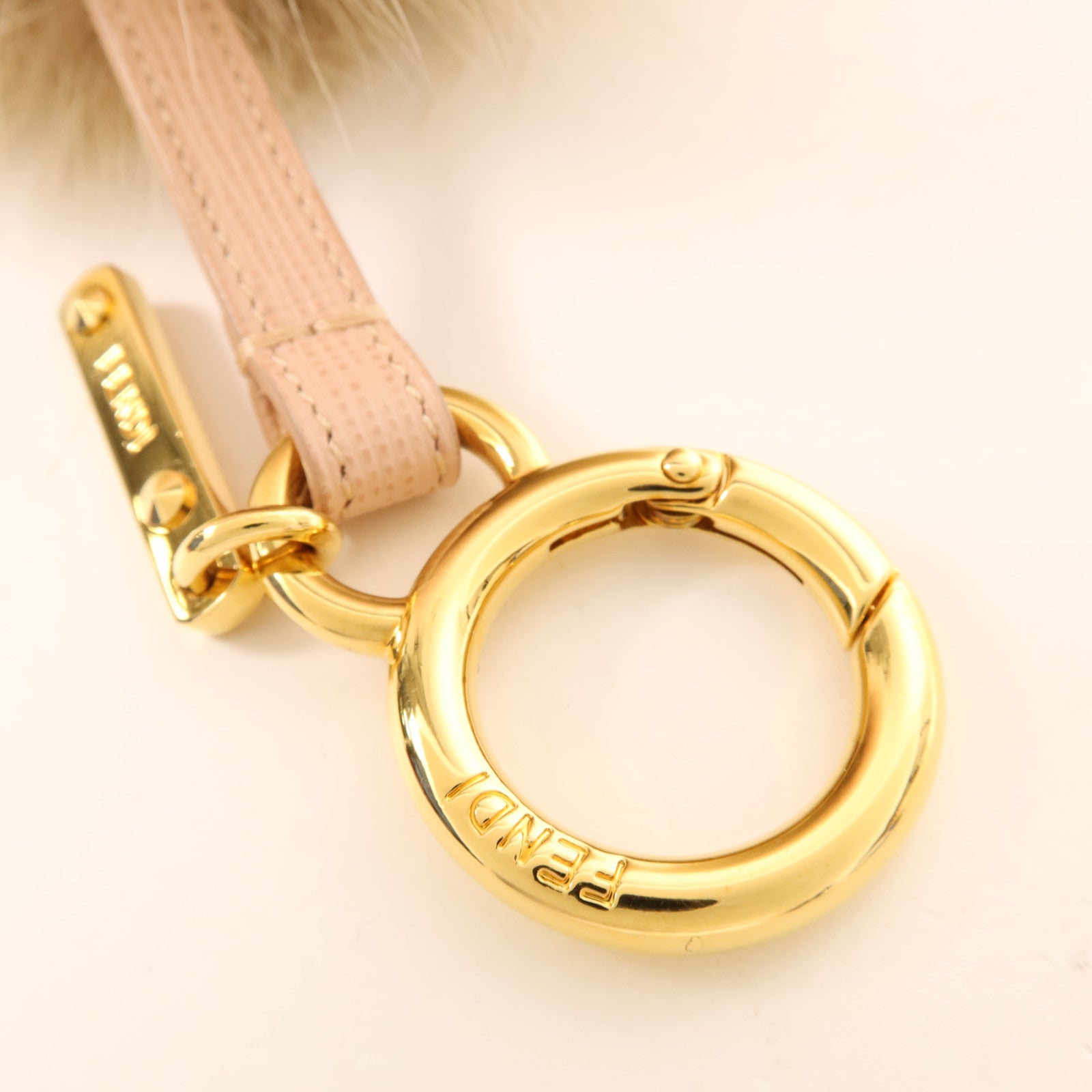 FENDI 毛皮Charm金扣掛飾