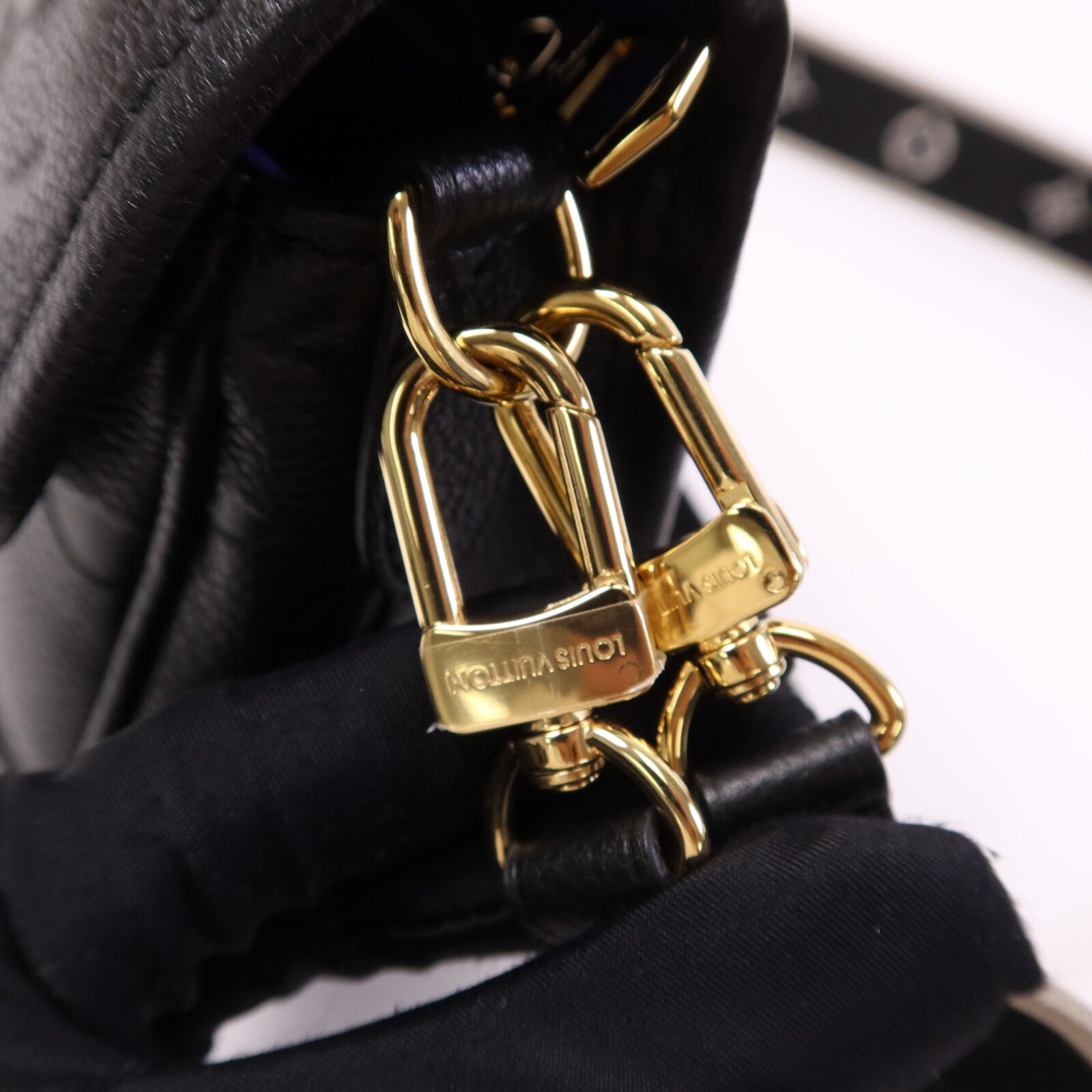LOUIS VUITTON Monogram Empreinte Diane金扣肩背袋