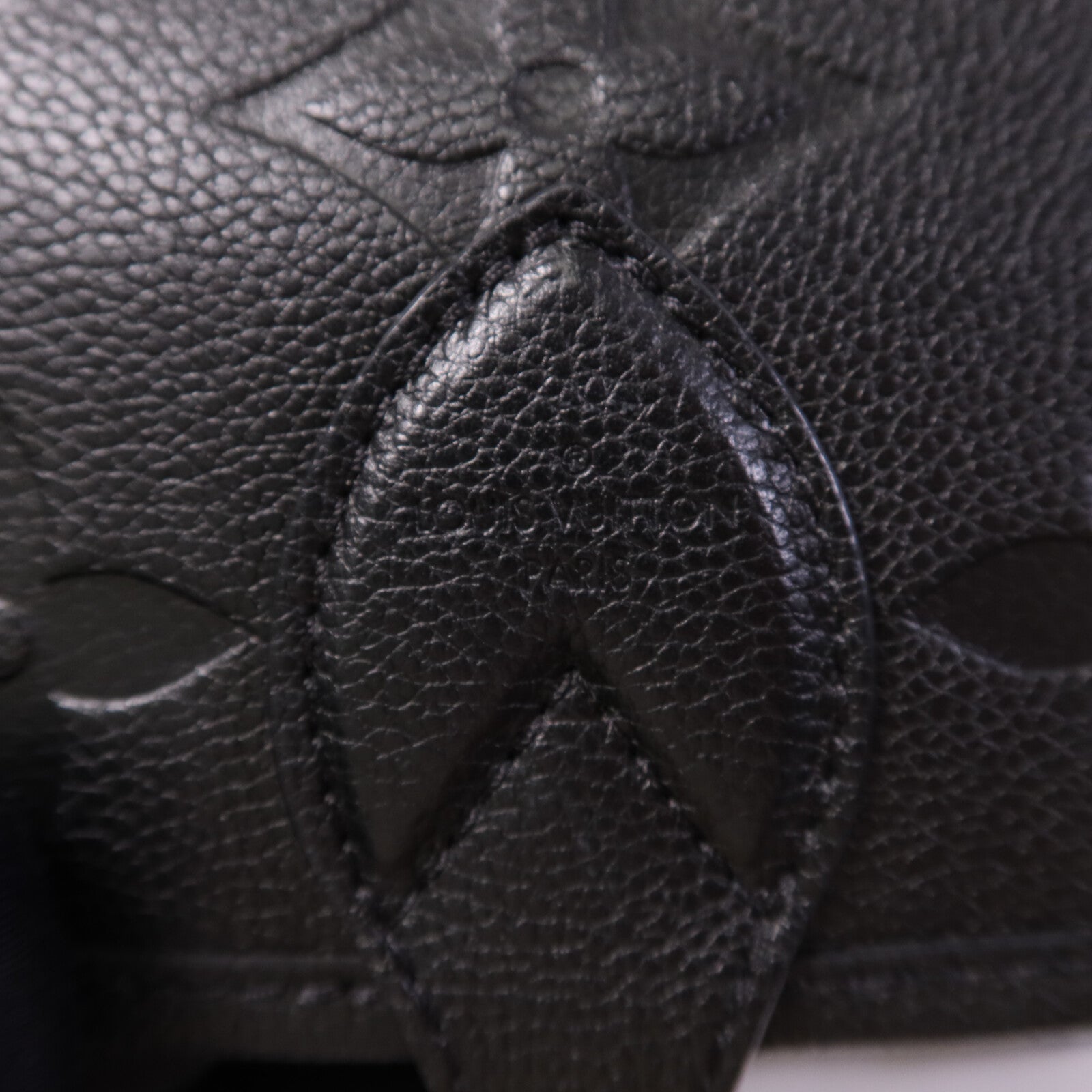 LOUIS VUITTON Monogram Empreinte Diane金扣肩背袋