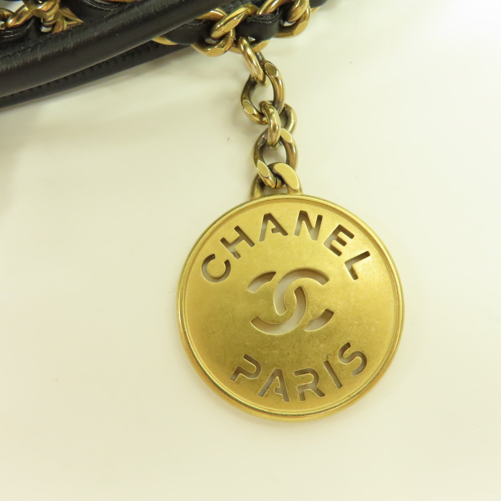 CHANEL 菱格牛皮皮革Chanel 22 Mini金扣肩背袋黑色