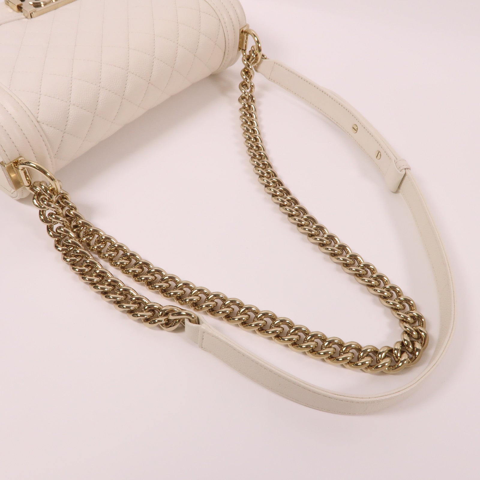 CHANEL 牛皮皮革Boy 25金扣鏈帶肩背袋