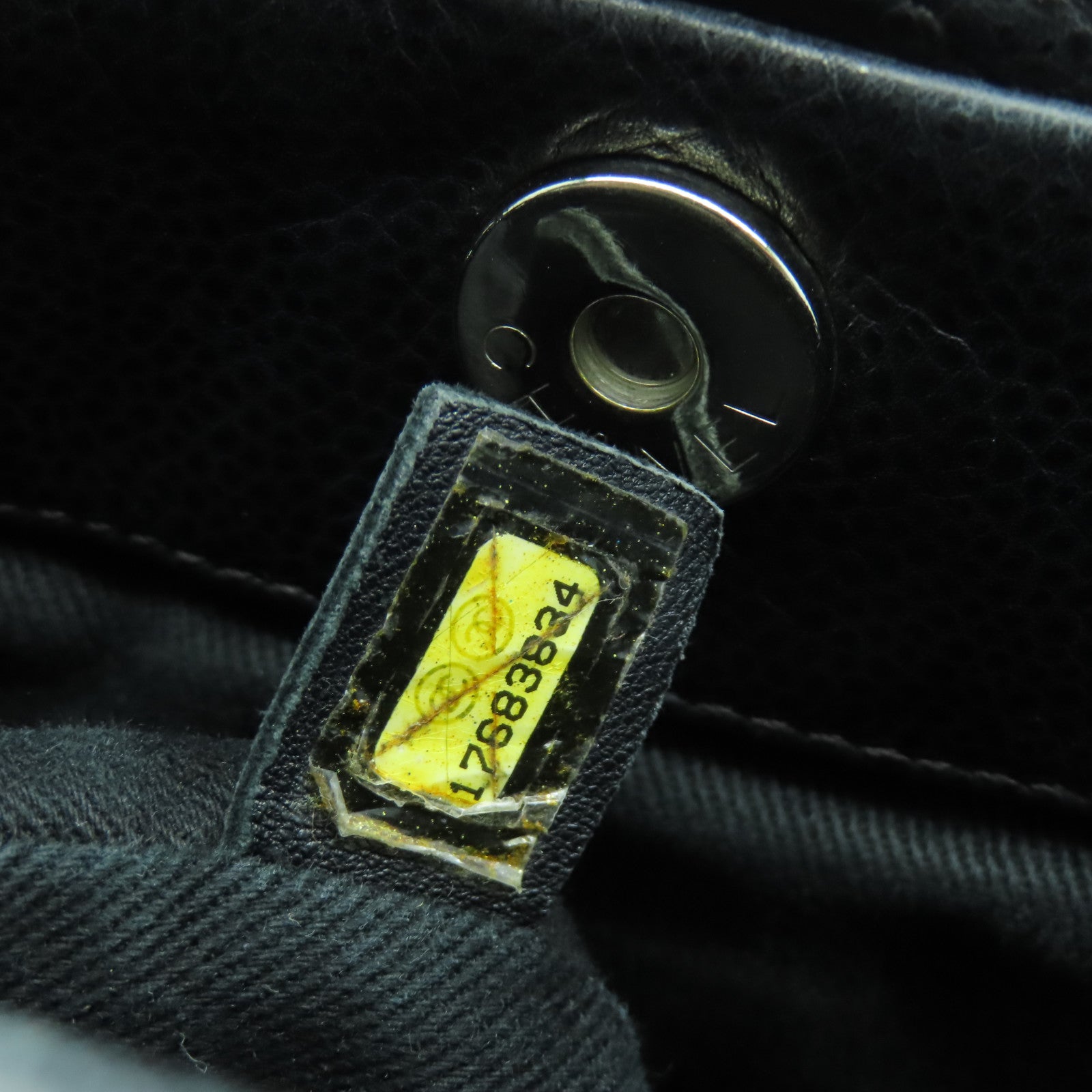 CHANEL 【激減優惠】菱格牛皮皮革Shoulder Bag銀扣肩背袋黑色
