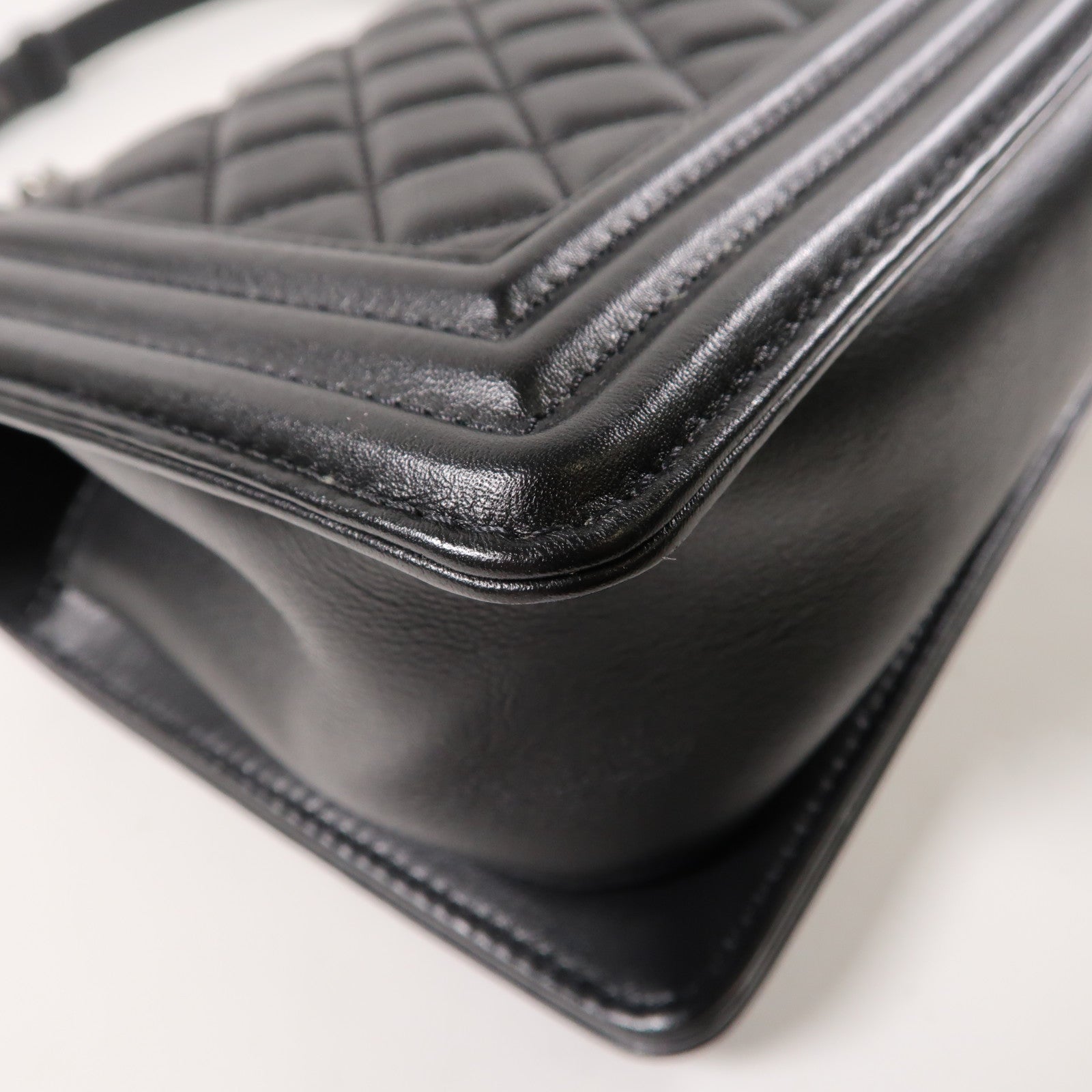 CHANEL 【激減優惠】菱格羊皮皮革Boy 25cm Chain Shoulder Bag銀扣鏈帶肩背袋黑色