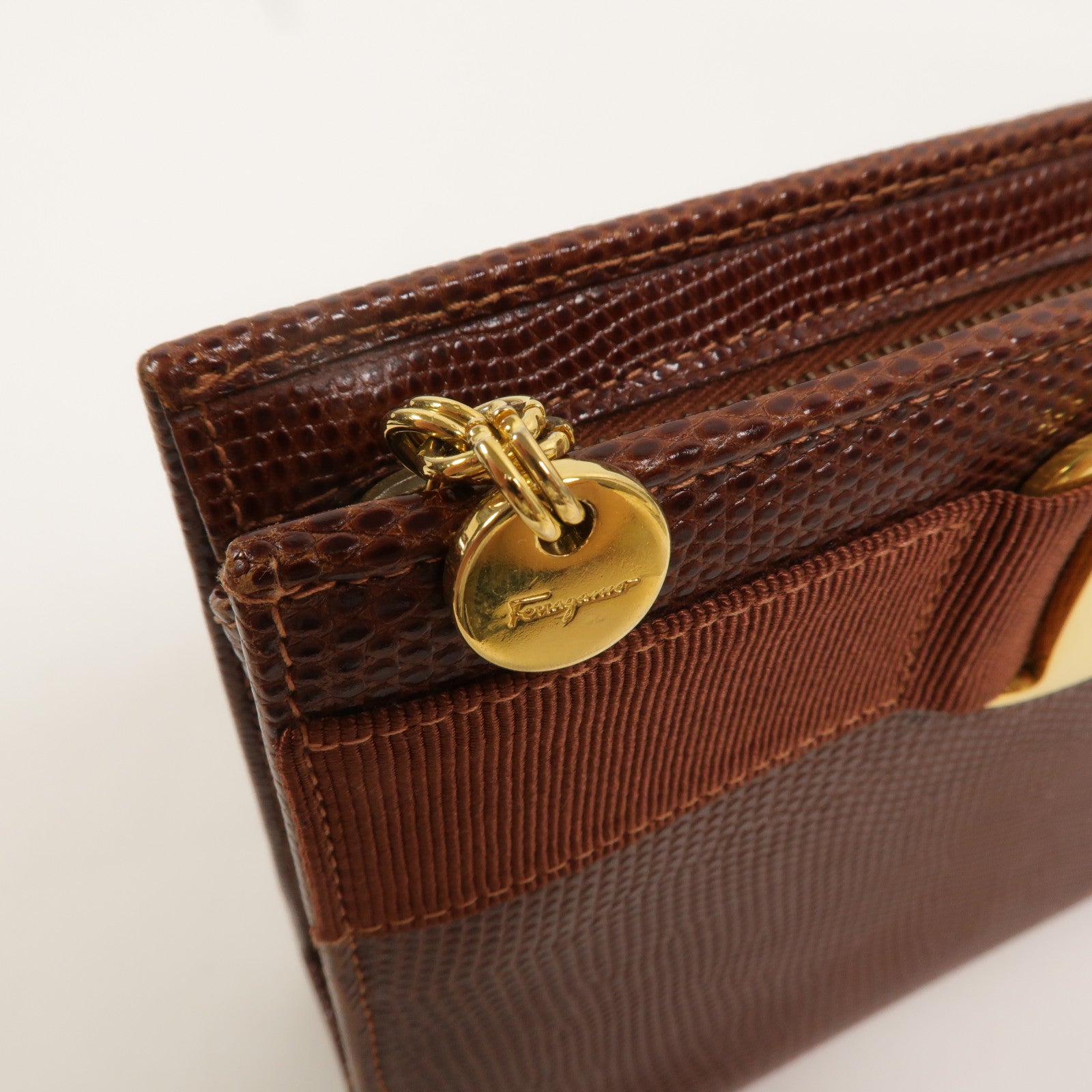 Salvatore Ferragamo 牛皮皮革Vera Ribbon Pouch手拿包