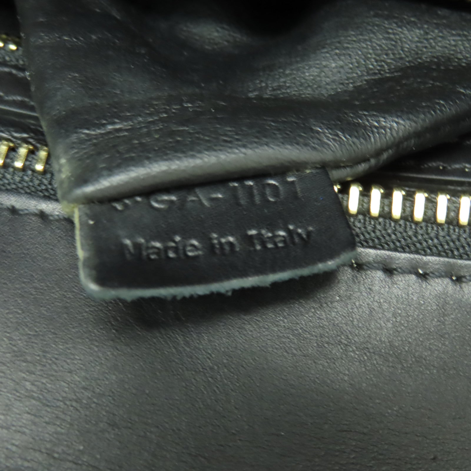 CELINE 【激減優惠】蛇皮皮革Micro Luggage金扣手挽袋米色/黑色