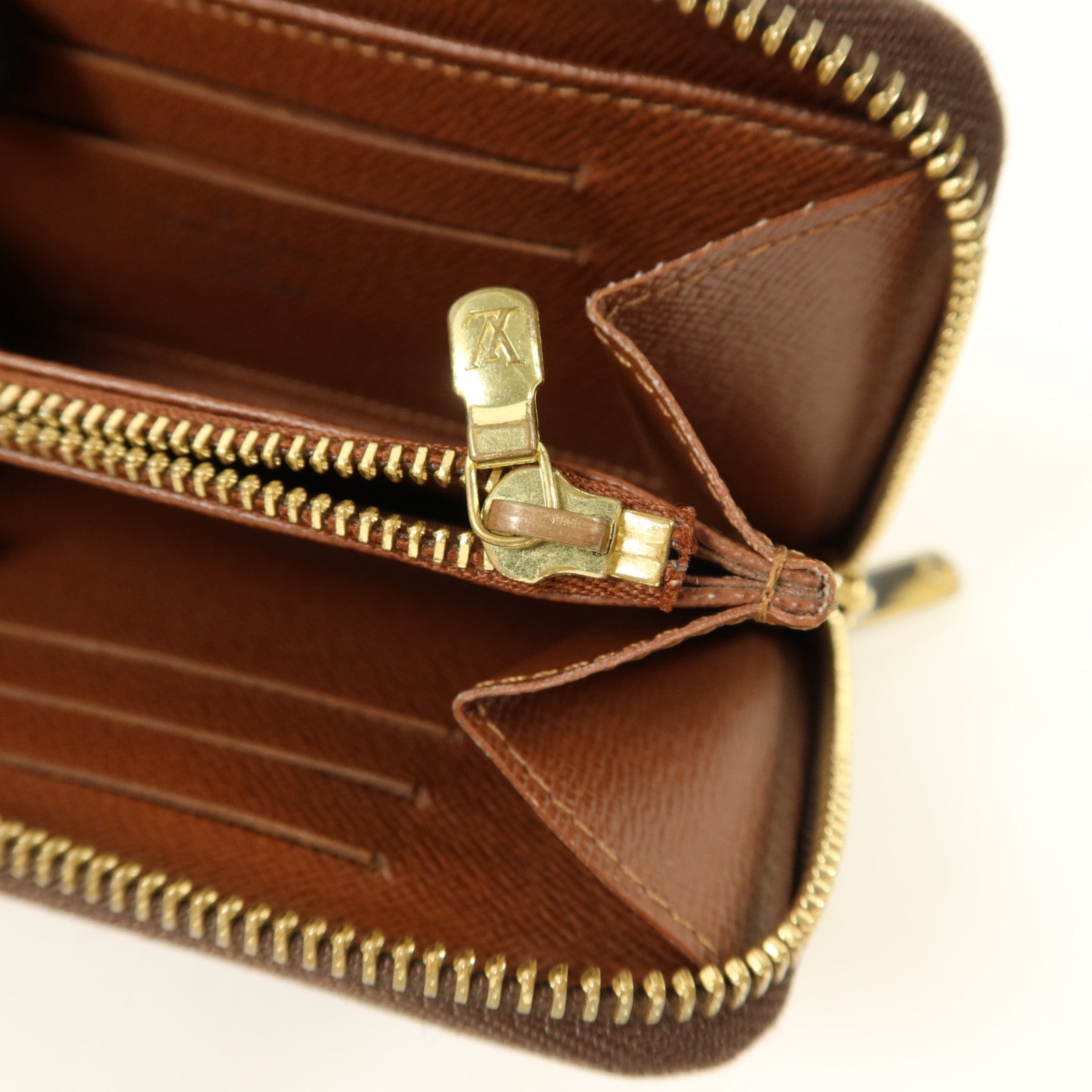 LOUIS VUITTON Monogram Zipper Wallet錢包